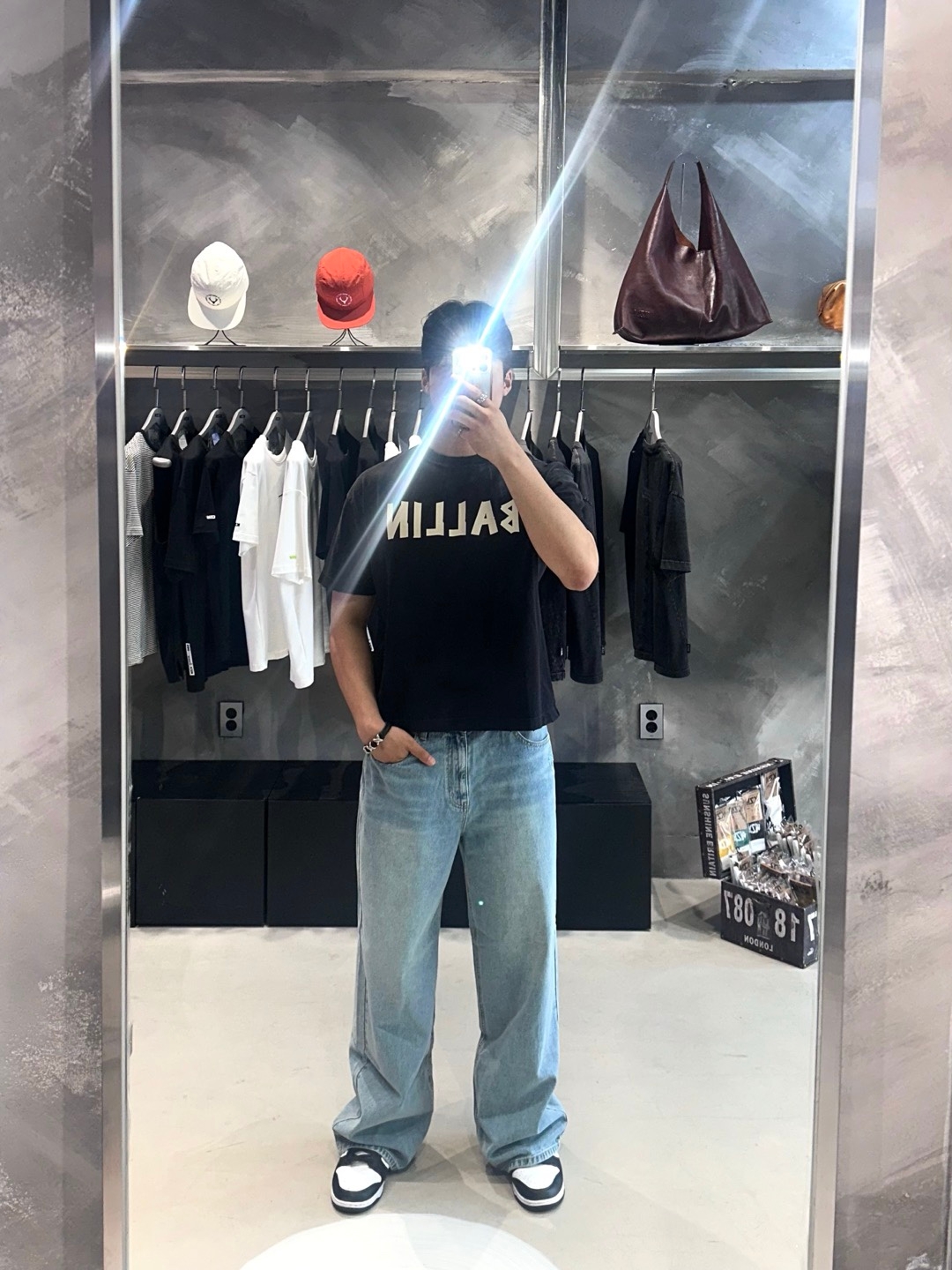 KZM Ballin Damage T-Shirt Black 착용 스타일
