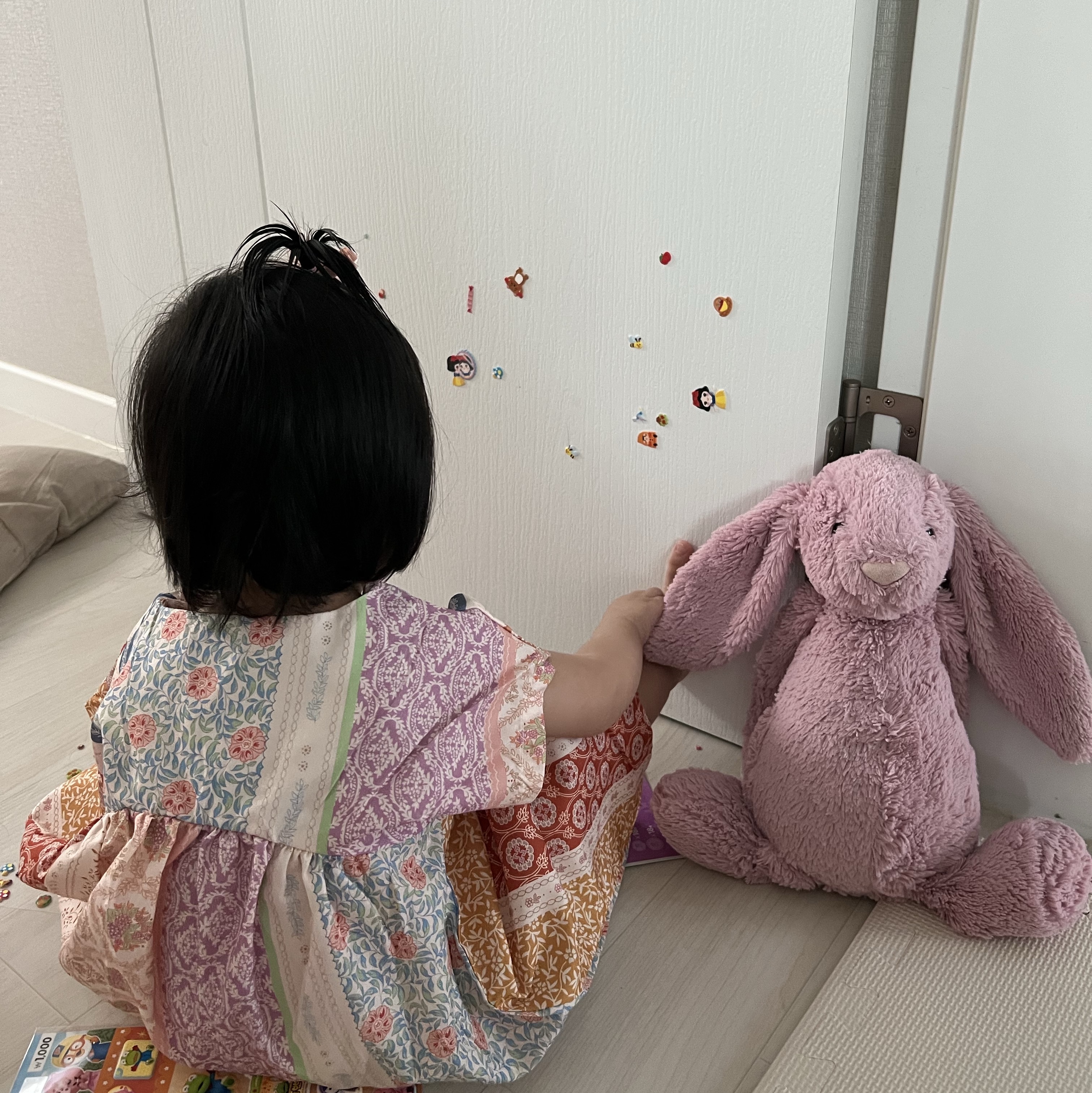 Jellycat Bashful Bunny Large Tulip Pink 착용 스타일