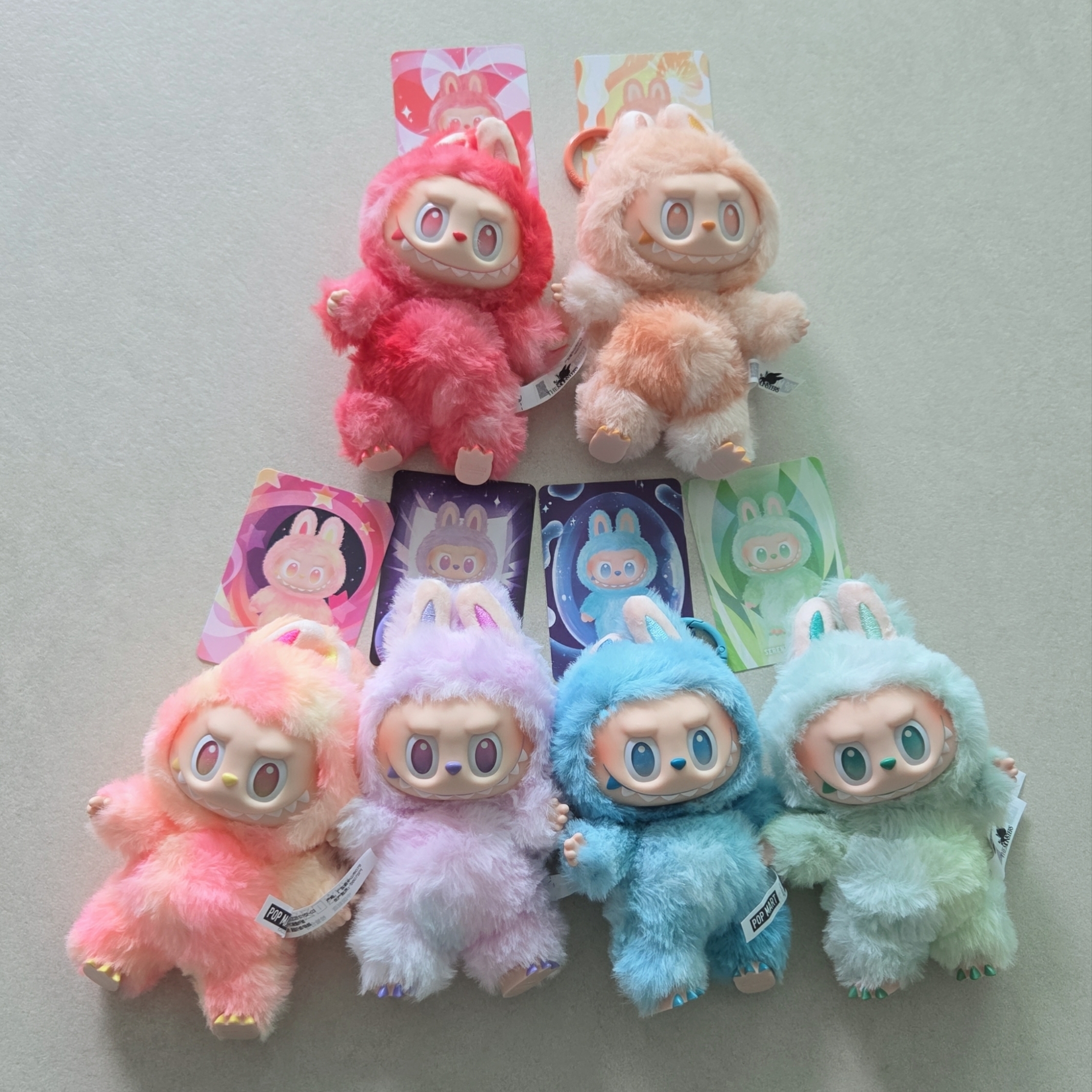 Pop Mart Labubu The Monsters Highlight Series Sealed Case (6 Blind Boxes) 착용 스타일