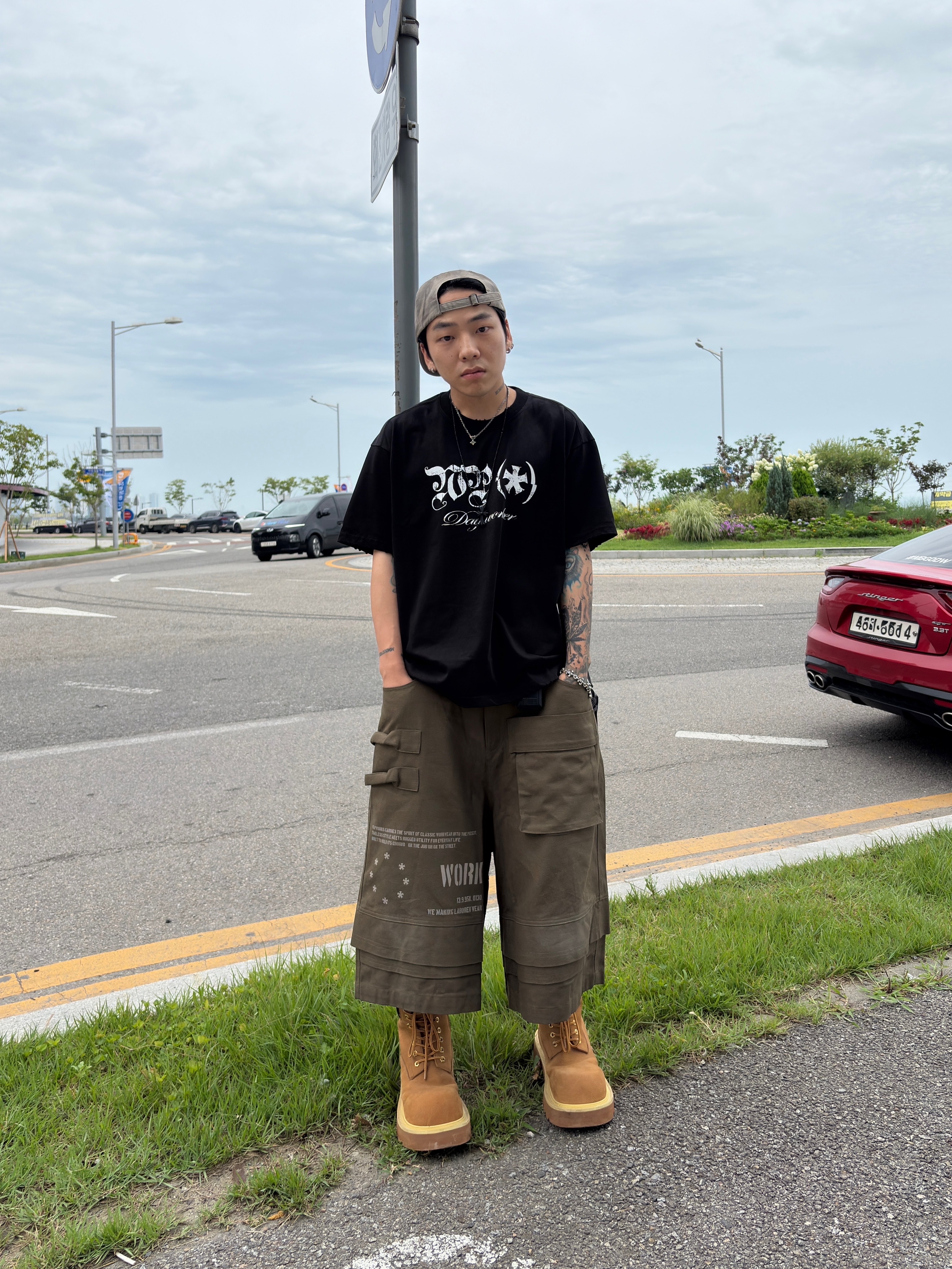 Wapworks Dayworker T-Shirt Black, Wapworks Engineered Oxford Bermuda Khaki 착용 스타일 - 3