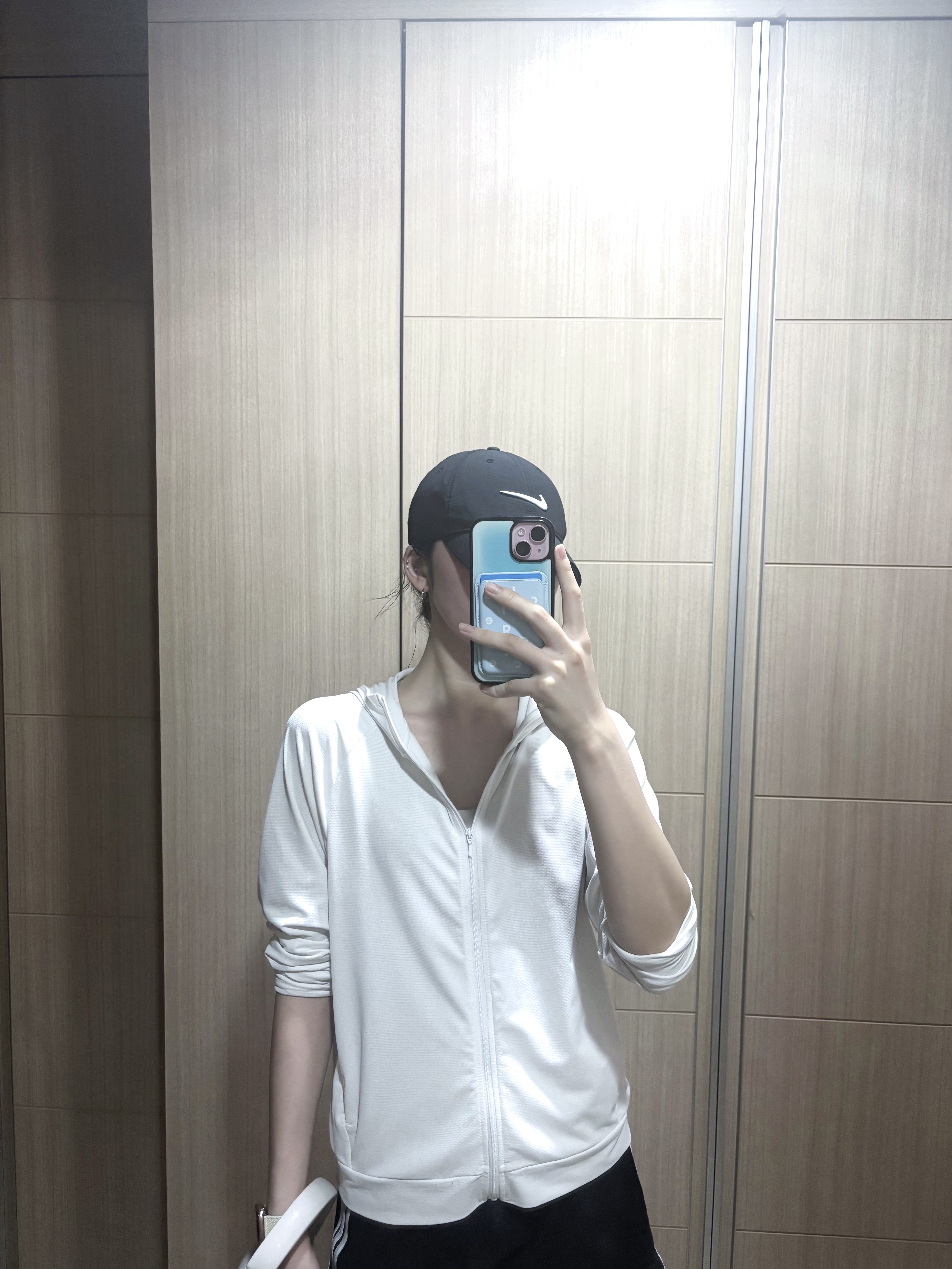 Nike Dri-Fit Club Structured Swoosh Cap Black 착용 스타일