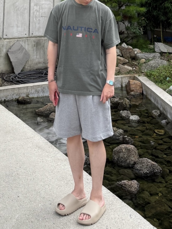 Adidas Yeezy Slide Pure - Re-Release Ver., Casio AQ-230A-2A2MQY 착용 스타일