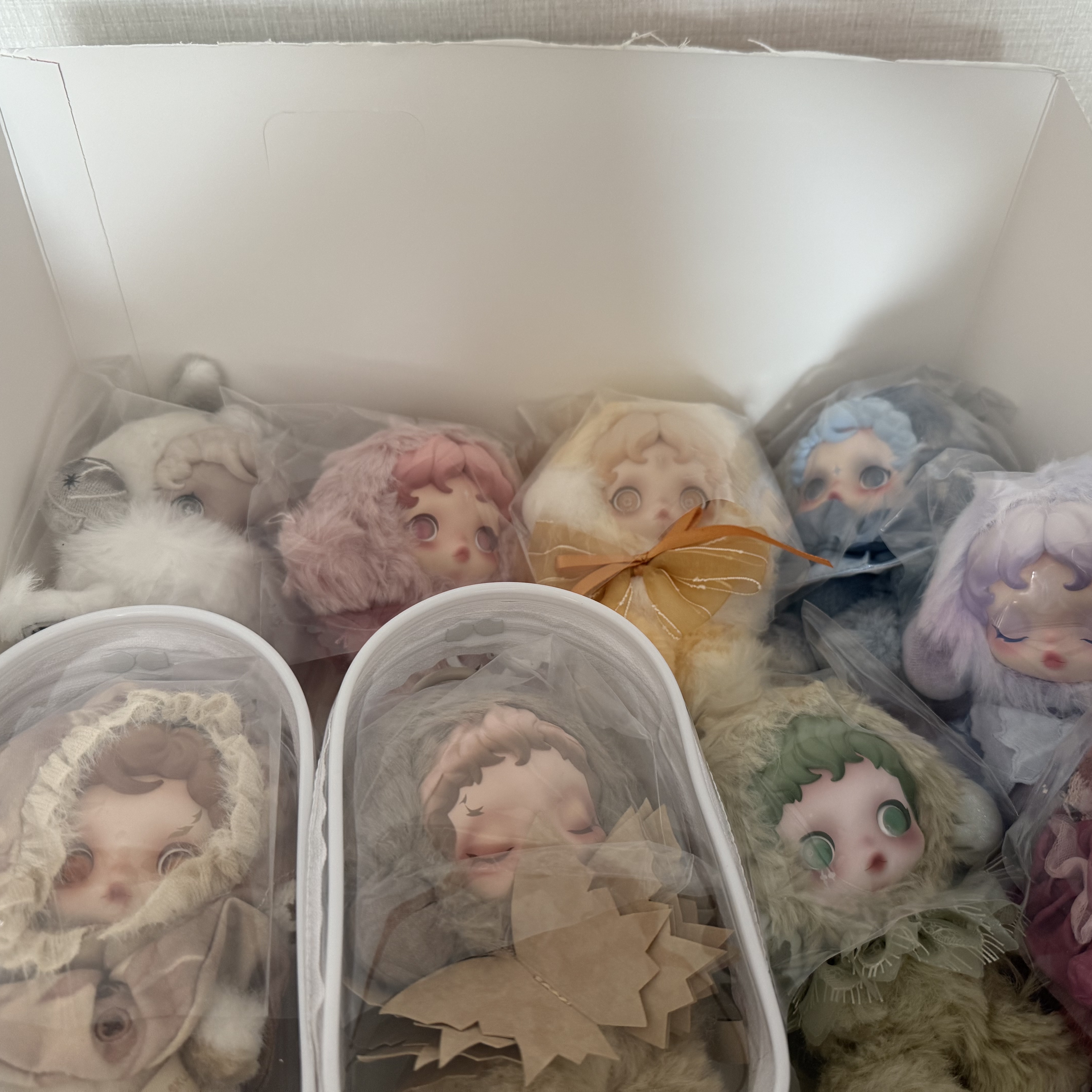 Pop Mart Skullpanda L’Impressionnisme Series Plush Doll (9 Blind Boxes) 착용 스타일