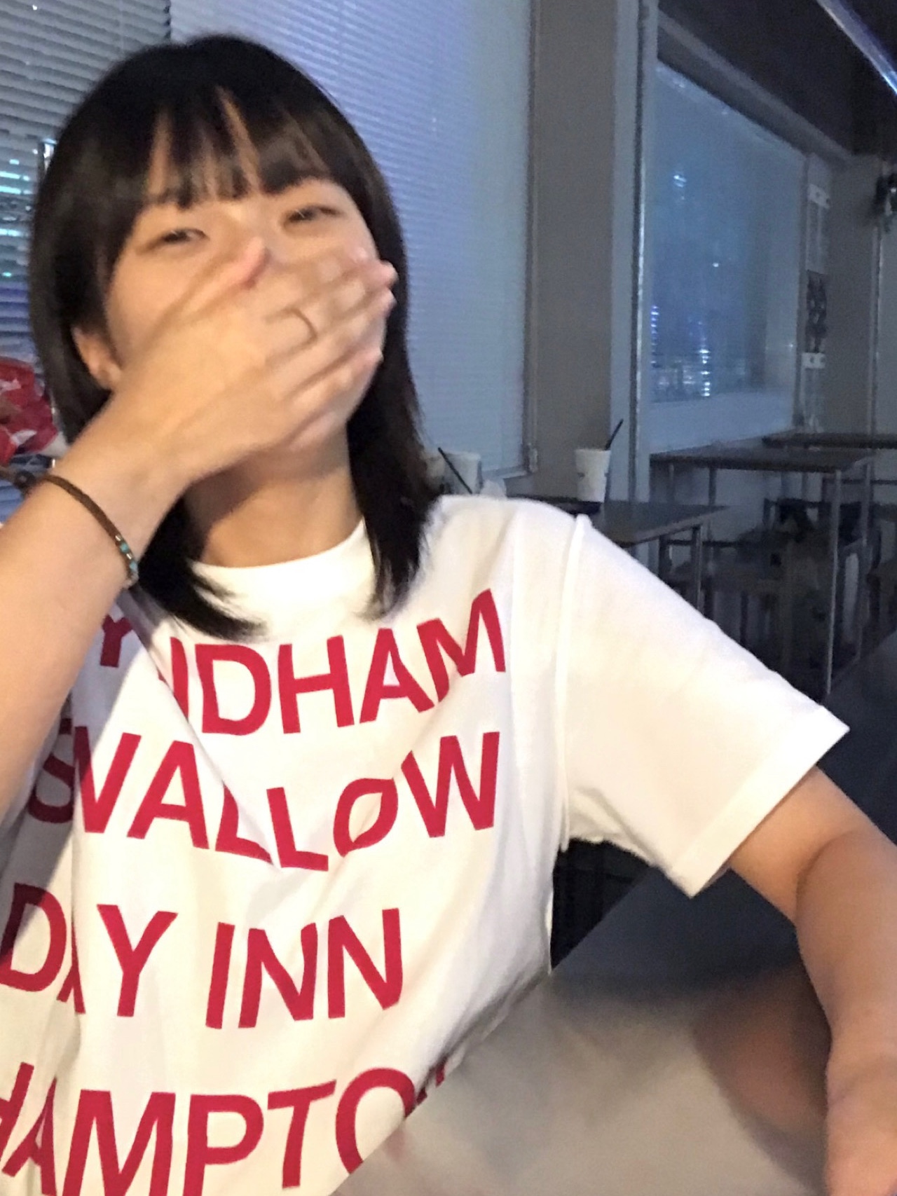 Lego Gear Hot Dog Guy Key Chain, [KREAM 단독] Safarispot Highway Inn T-Shirt White Red 착용 스타일 - 2