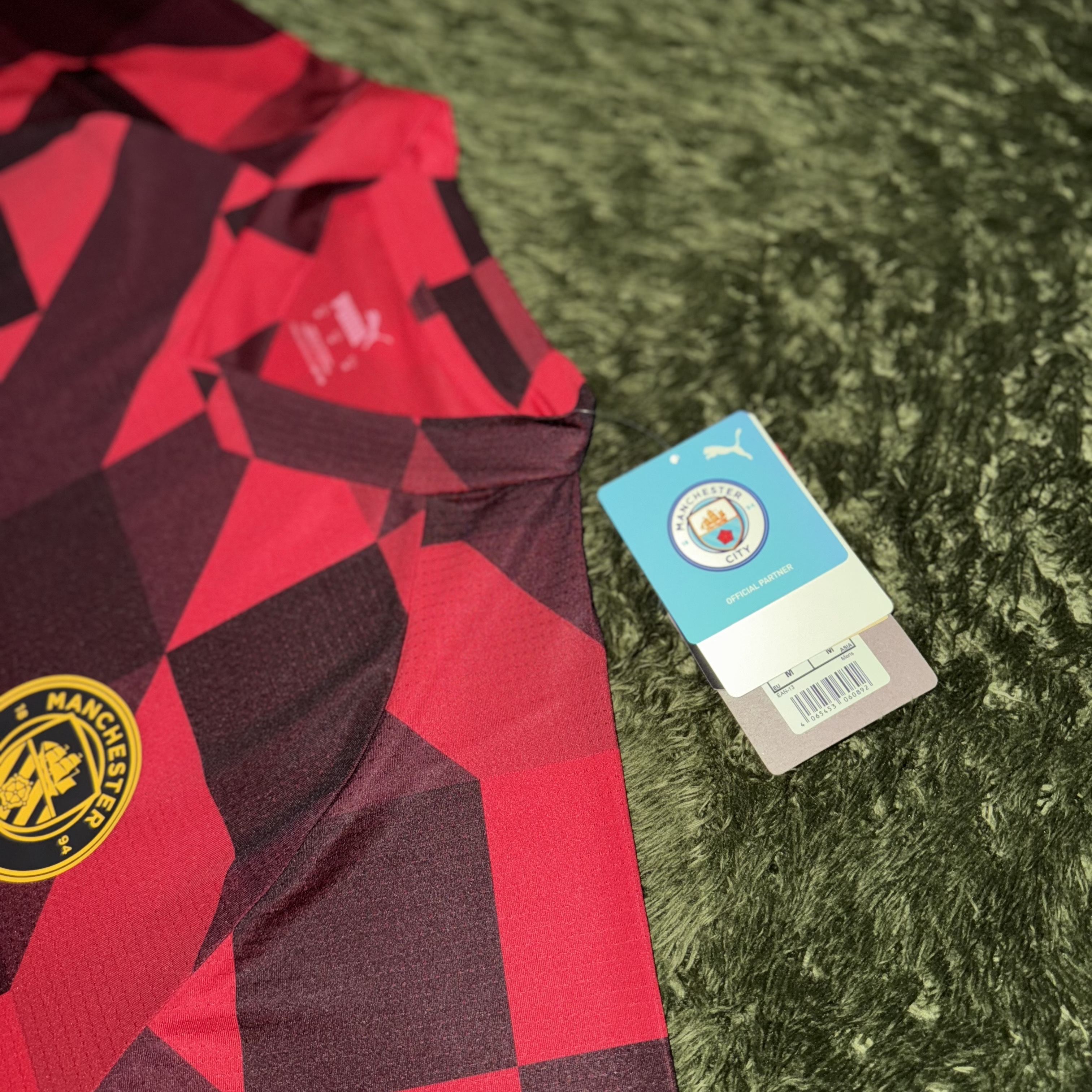 Puma 2022/23 Manchester City Prematch Short Sleeve Jersey Tango Red Black 착용 스타일 - 3