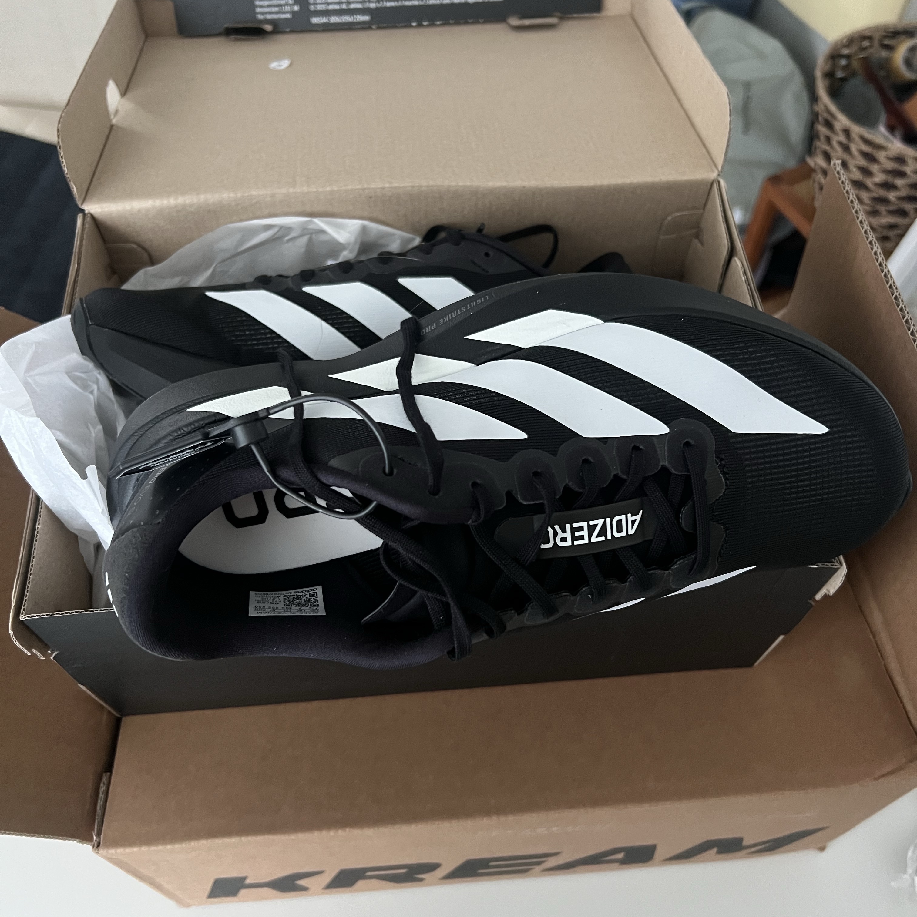 Adidas Adizero EVO SL Core Black Cloud White 착용 스타일 - 4