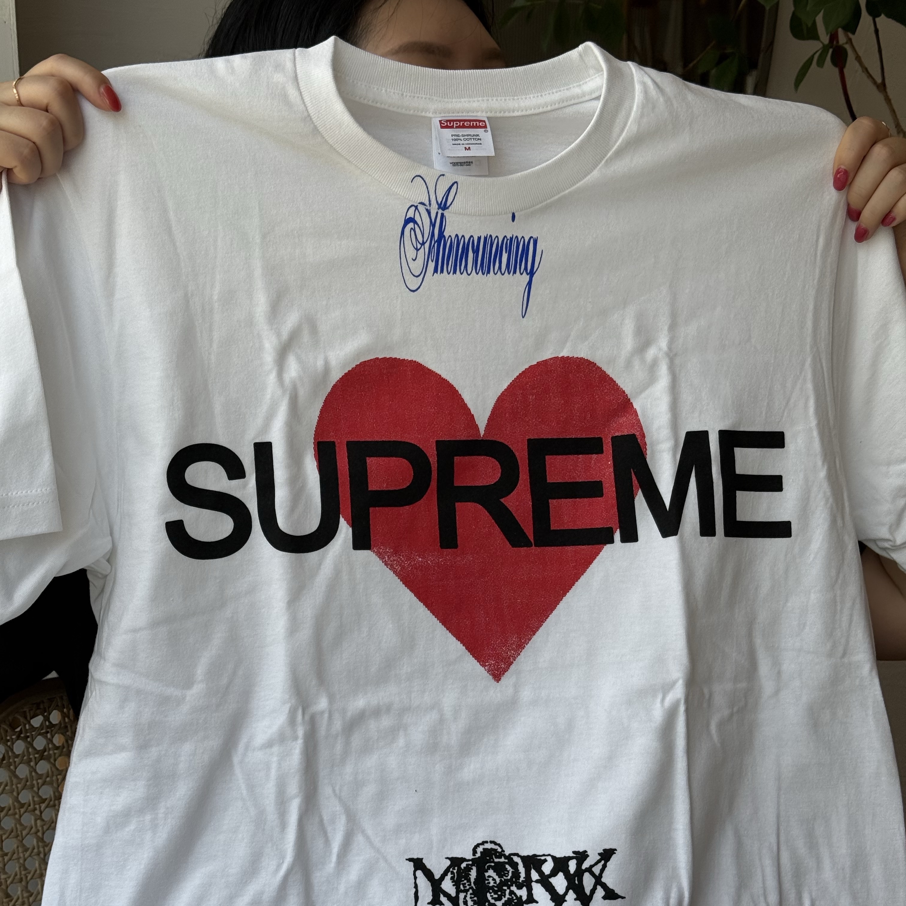 Stussy New Era 9twenty Basic Trucker Black, Supreme Announcing T-Shirt White - 25SS 착용 스타일 - 2