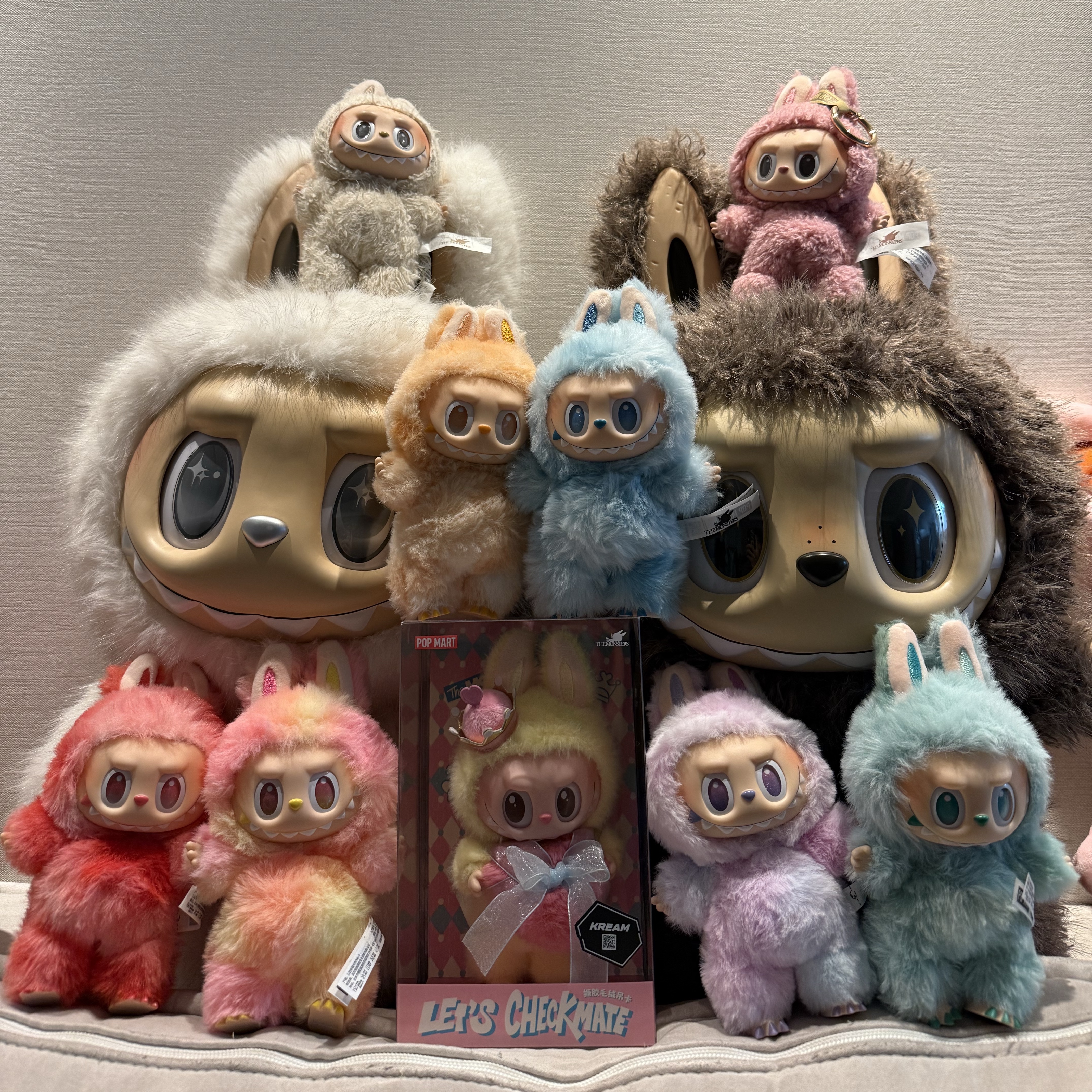 Pop Mart Labubu The Monsters Highlight Series Sealed Case (6 Blind Boxes) 착용 스타일