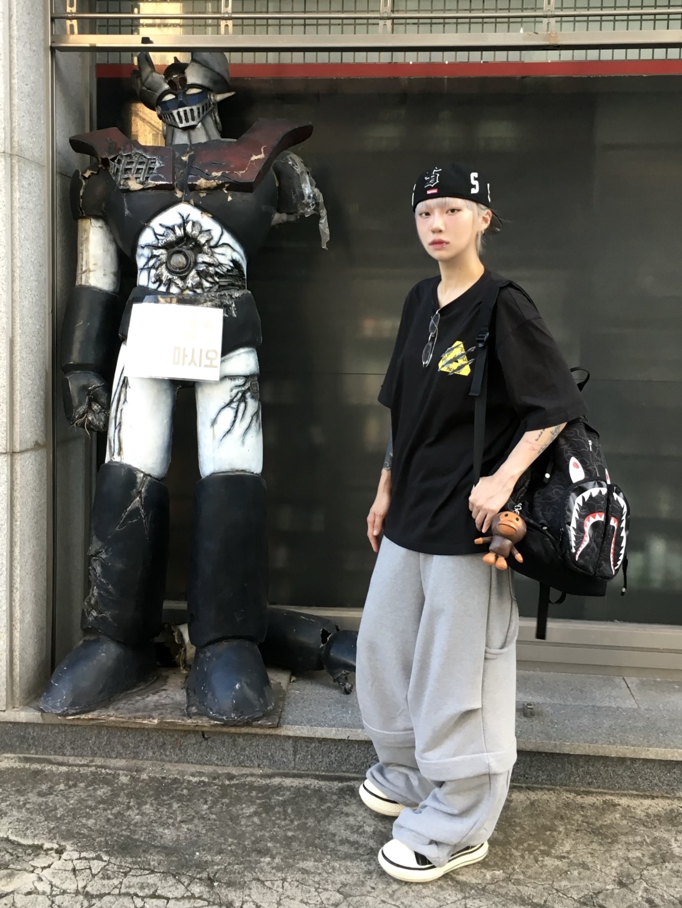 Supreme Multi S Logo New Era Black - 25SS, Gentle Monster x Maison Margiela MM217 Silver Clear 착용 스타일 - 3