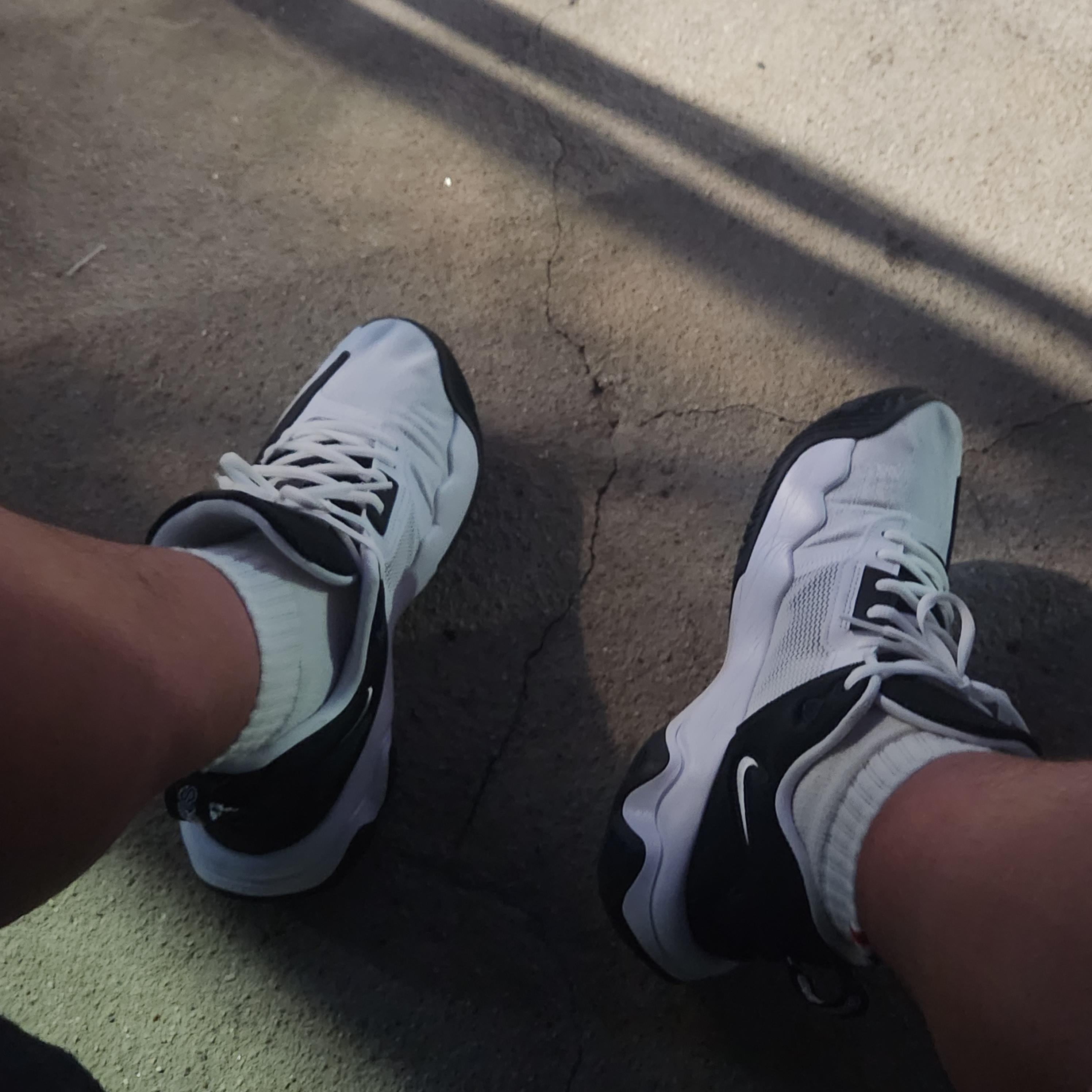 Nike Giannis Immortality 3 EP White Black 착용 스타일