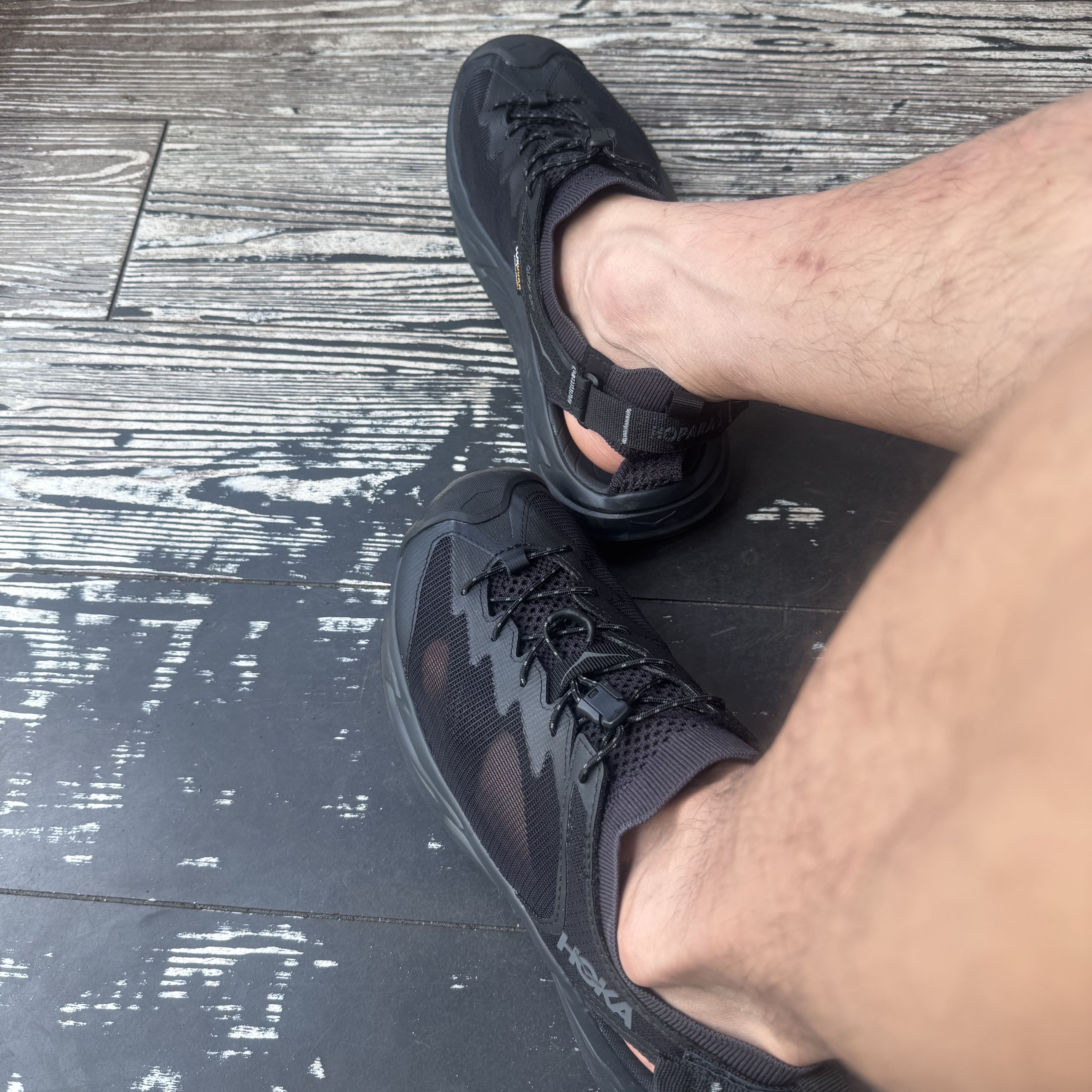 Hoka Hopara 2 Black 착용 스타일 - 3