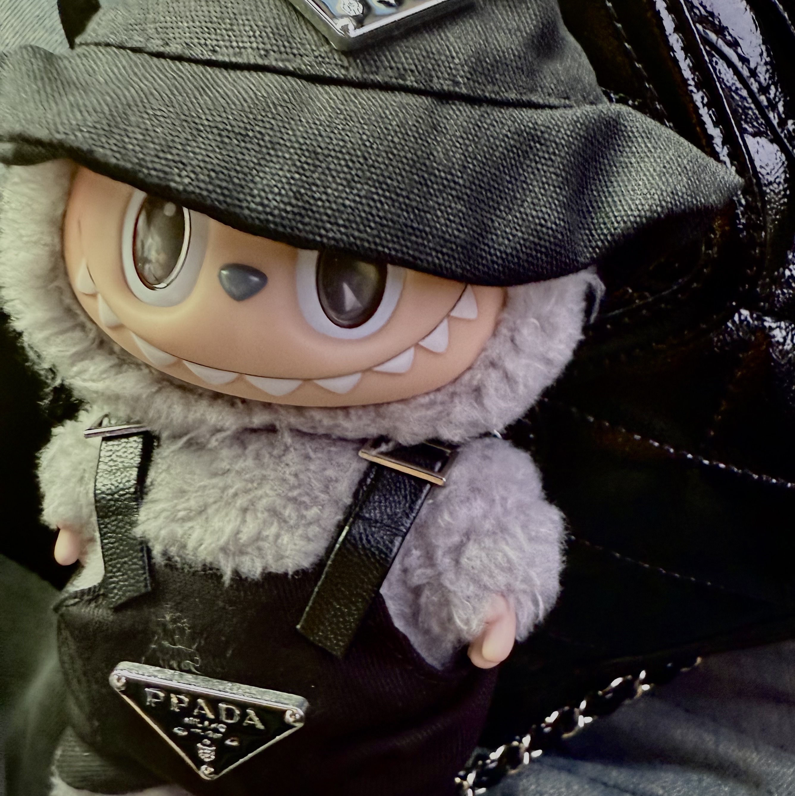 Pop Mart Labubu The Monsters Labubu Tasty Macarons Series Sesame Bean Keyring (Opened Case), Cardinal Red To-Art Bag Denim 착용 스타일