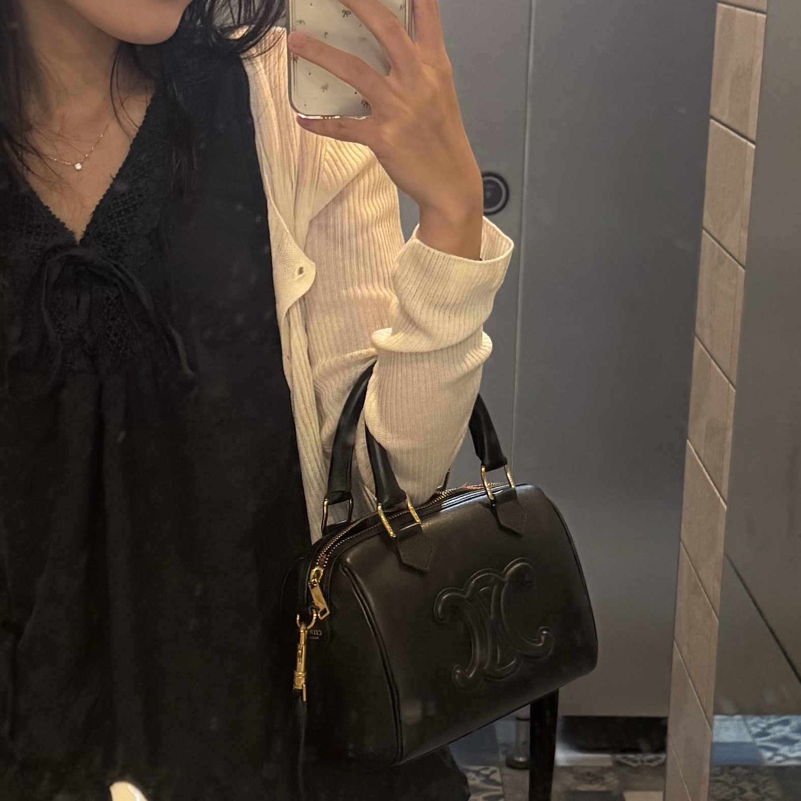 Celine Small Boston Cuir Triomphe in Smooth Calfskin Black 착용 스타일