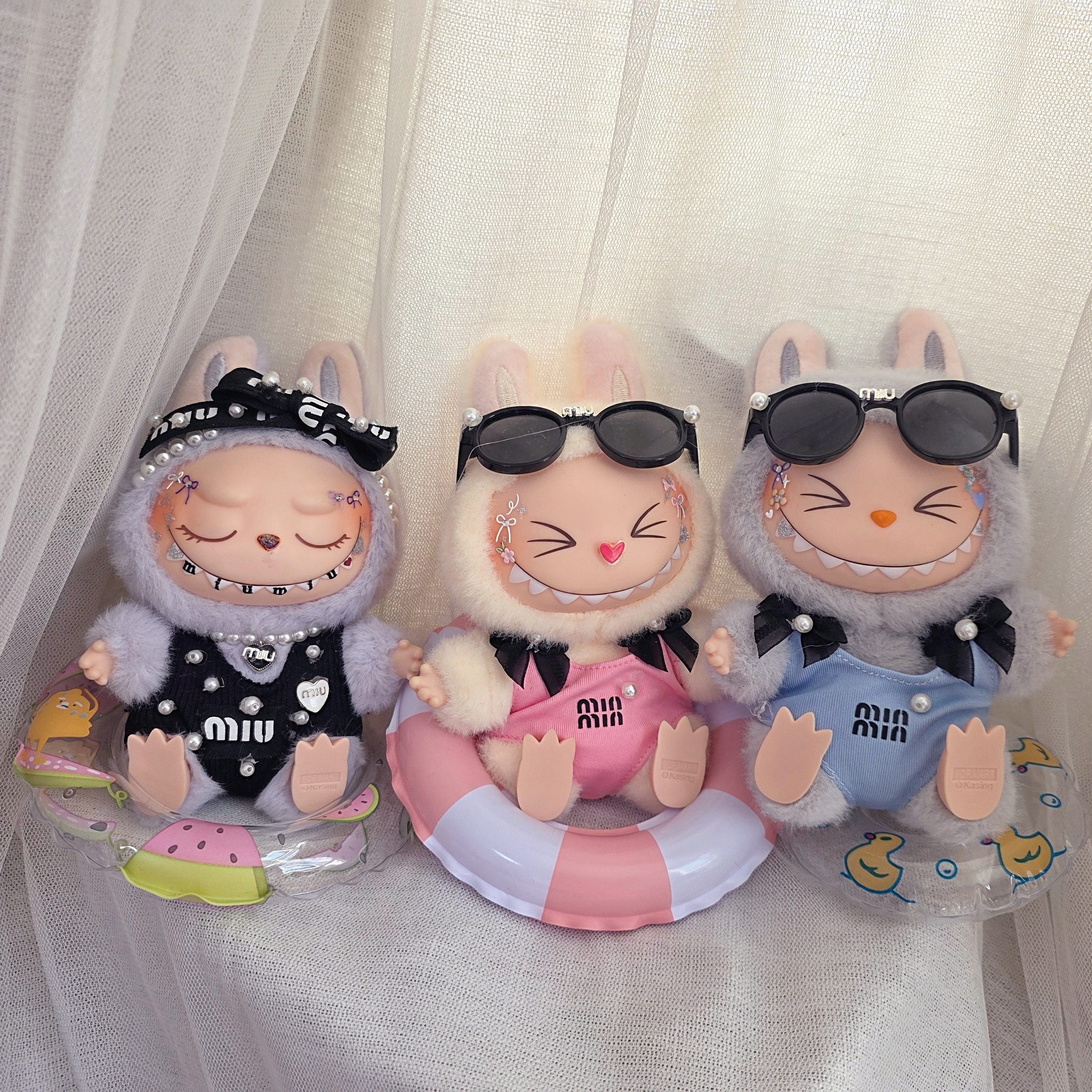 Pop Mart Labubu Let's Play Together Doll Series Hehe Keyring (Opened Case), Pop Mart Labubu Let's Play Together Doll Series Sisi Keyring (Opened Case) 착용 스타일