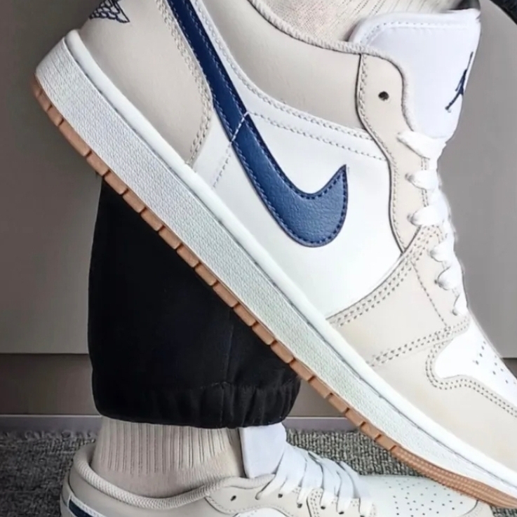 Jordan 1 Low White Neutral Grey 착용 스타일
