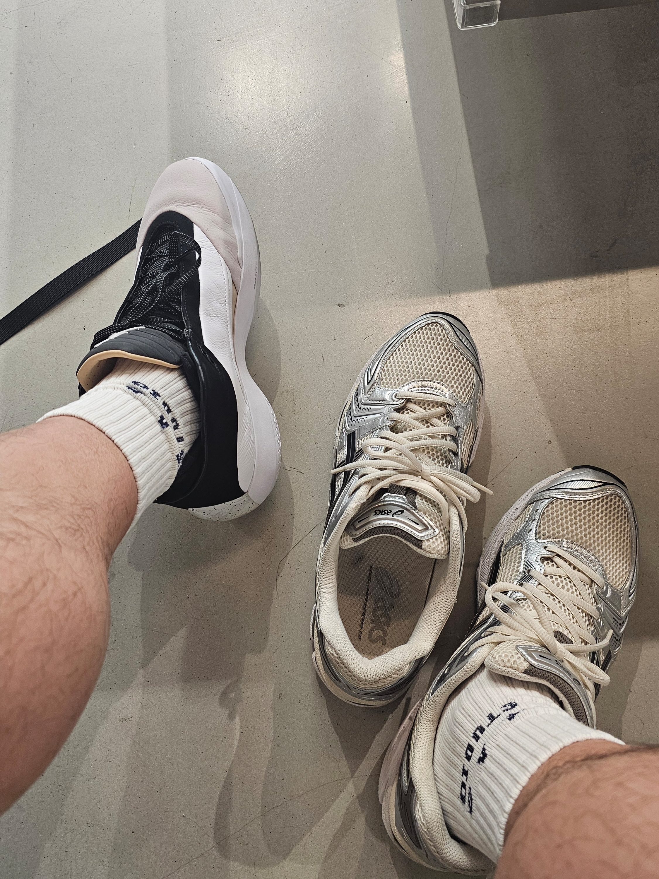 Jordan XXXX PF The Classic, Asics Gel-Kayano 14 Cream Black 착용 스타일