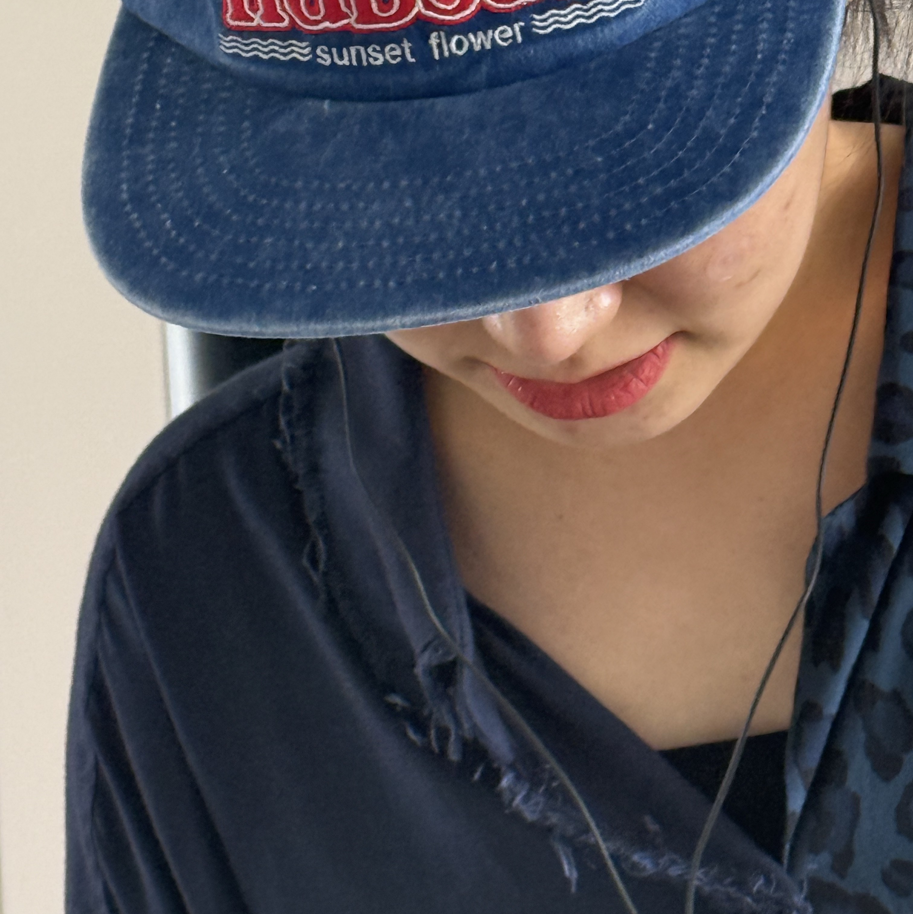 Stussy New Era 9twenty Basic Trucker Black, Supreme Announcing T-Shirt White - 25SS 착용 스타일 - 3