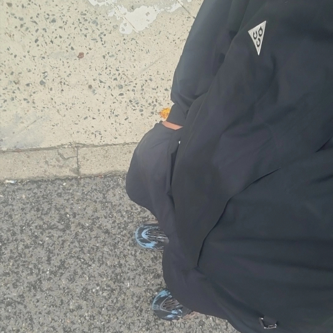Adidas Yeezy Foam RNNR MX Cinder, Nike ACG Storm-Fit ADV Cascade Rains Full Zip Jacket Black - Asia 착용 스타일