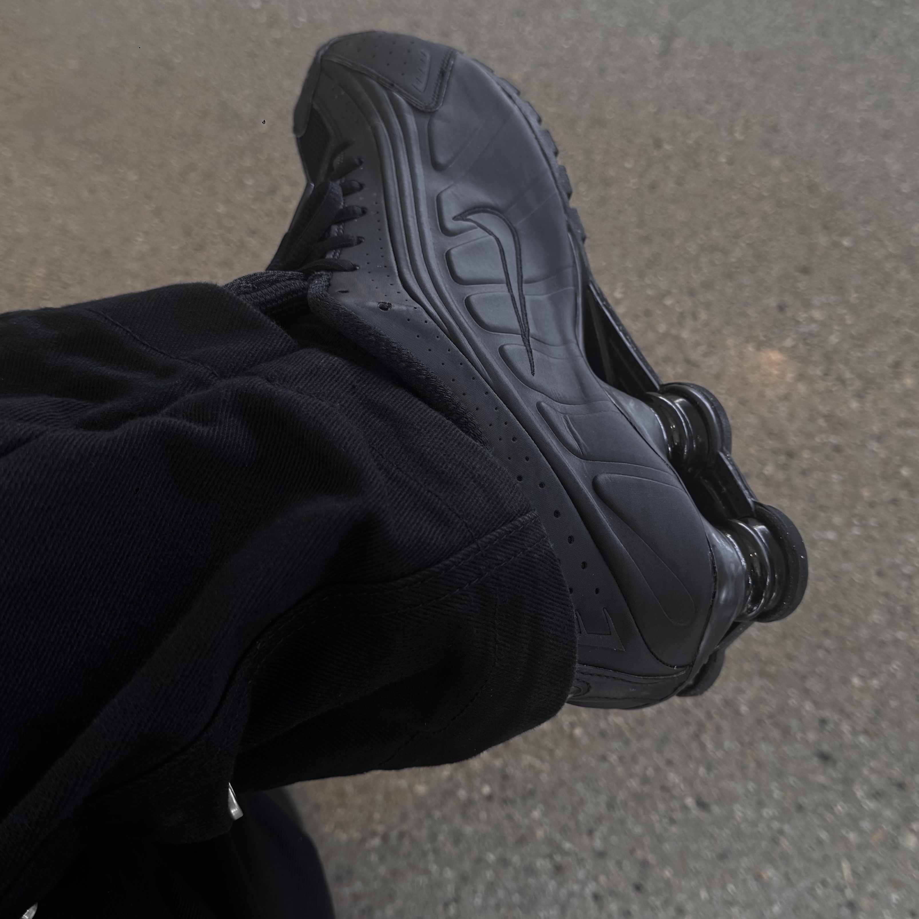 (W) Nike Shox R4 Black 착용 스타일