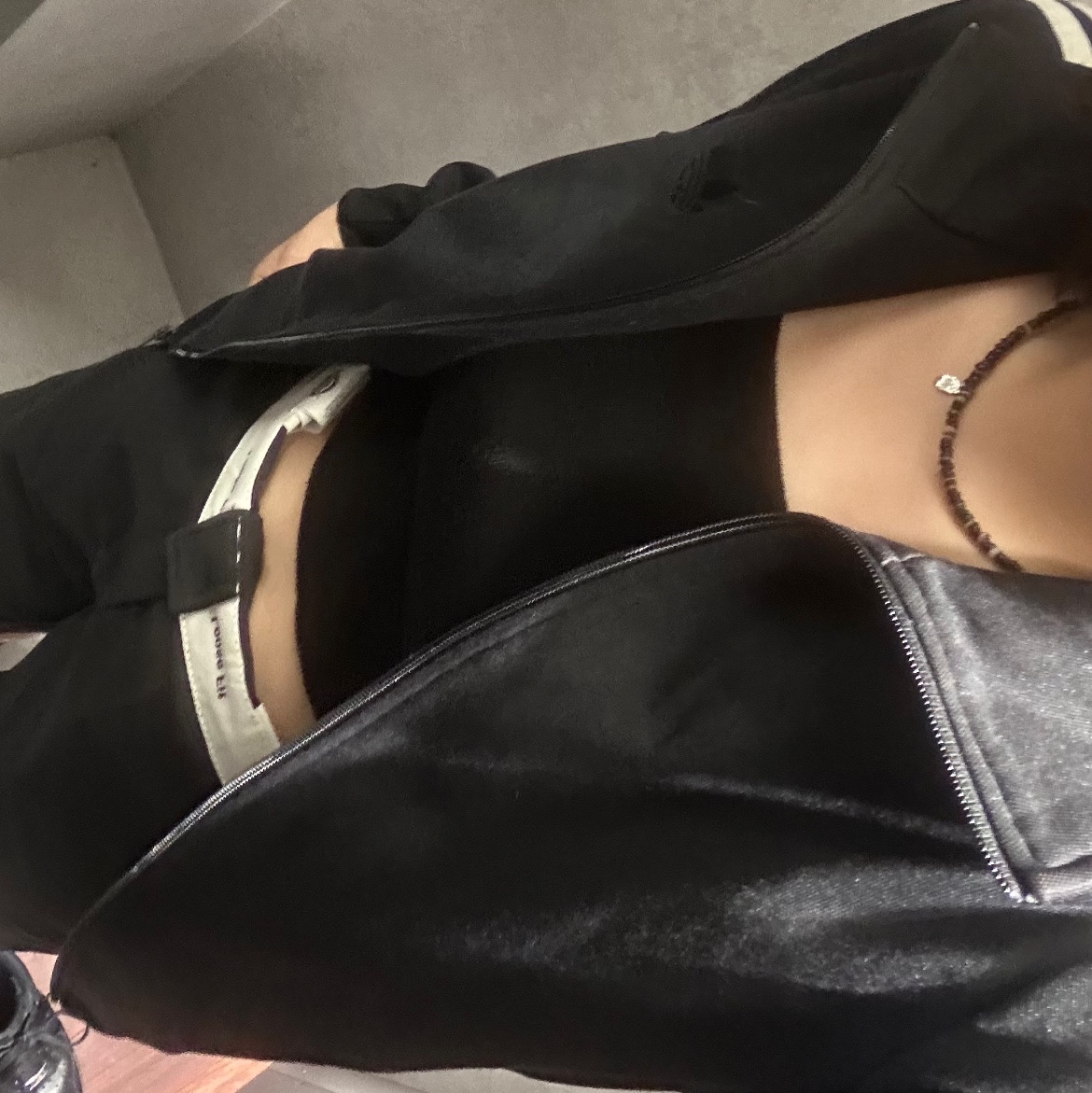 Dickies Loose Fit 13 Inch Flat Front Work Shorts Black, (W) Nike Air Force 1 '07 Low Triple Black 착용 스타일 - 2