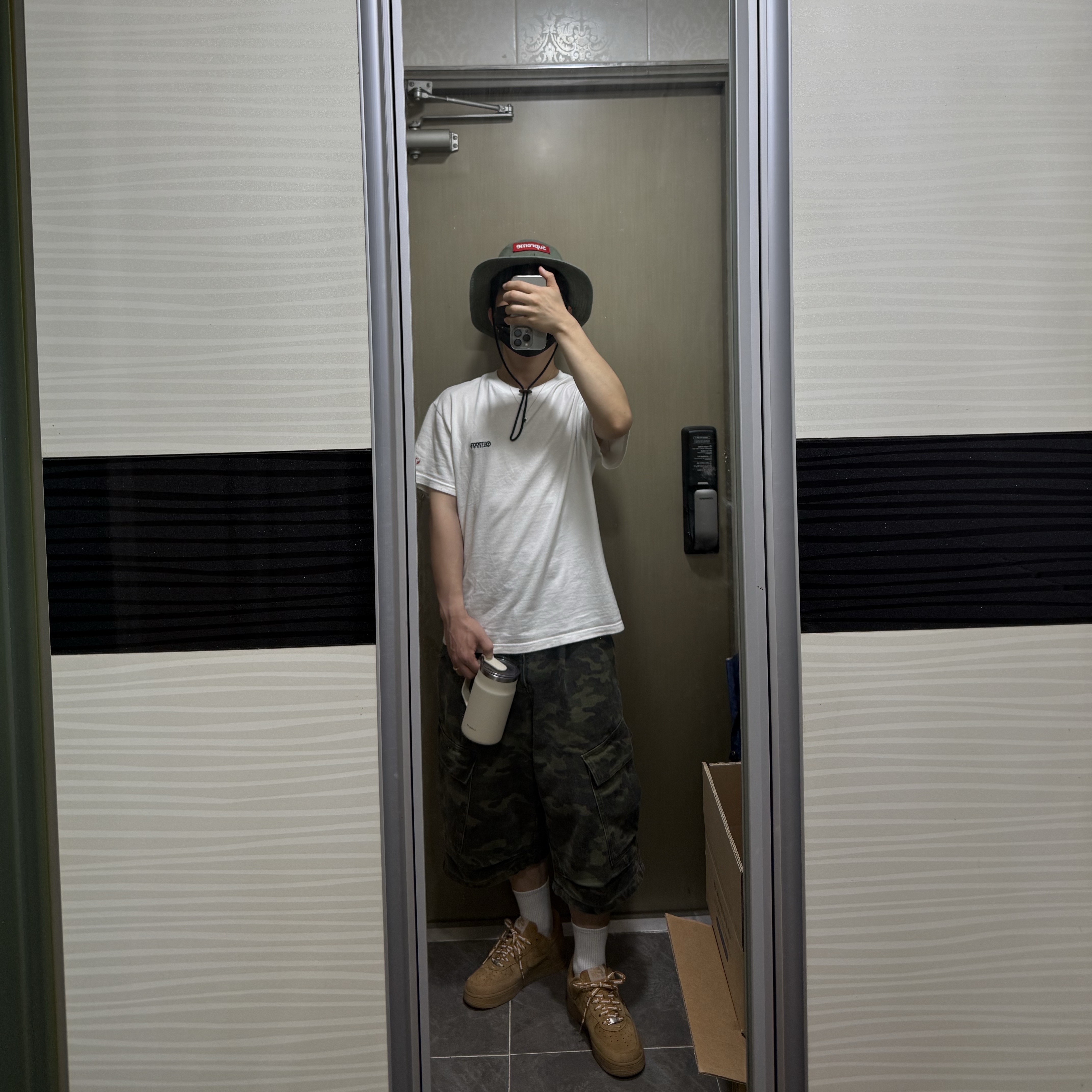 Nike x Supreme Air Force 1 Low Flax, Supreme Military Boonie Olive - 24FW 착용 스타일 - 2