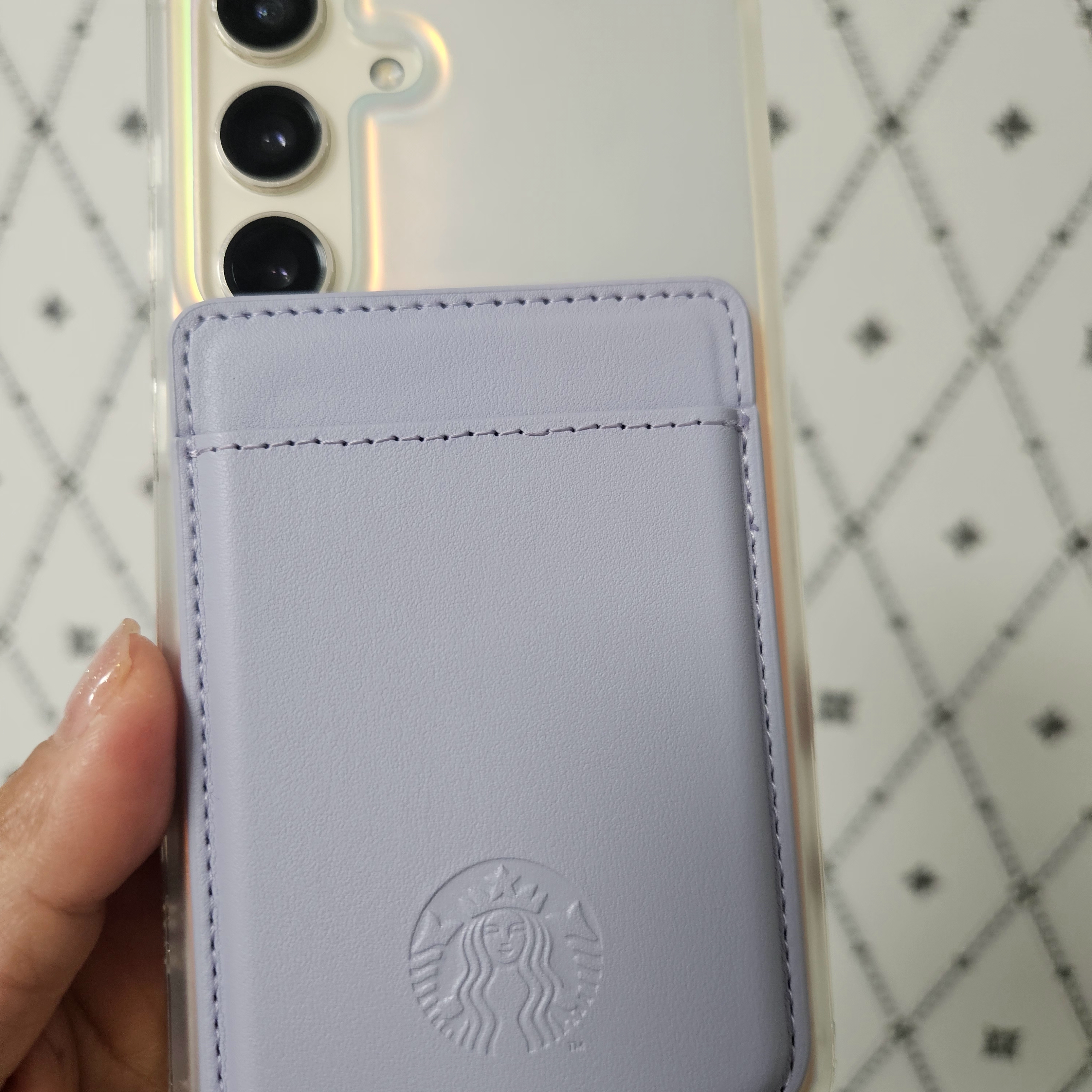 Starbucks Magnetic Card Wallet Soft Pink, Starbucks Magnetic Card Wallet Light Purple 착용 스타일 - 2
