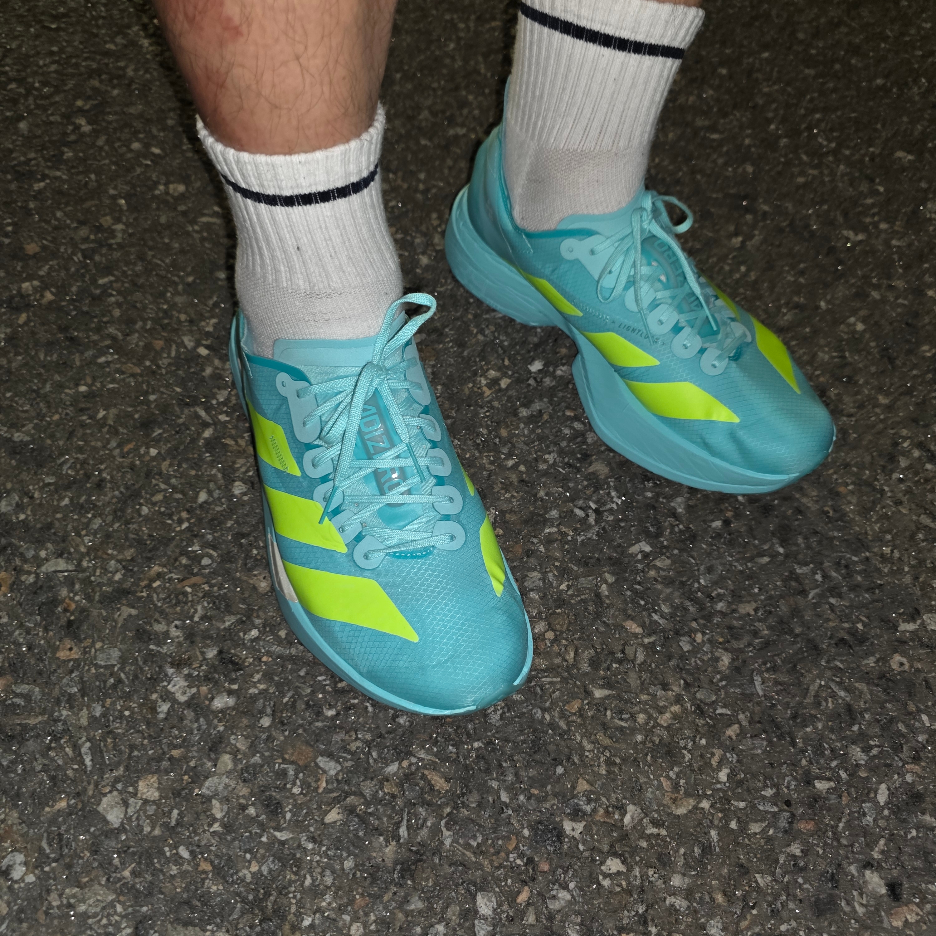 Adidas Adizero Adios Pro 4 Flash Aqua Lucid Lemon 착용 스타일 - 4