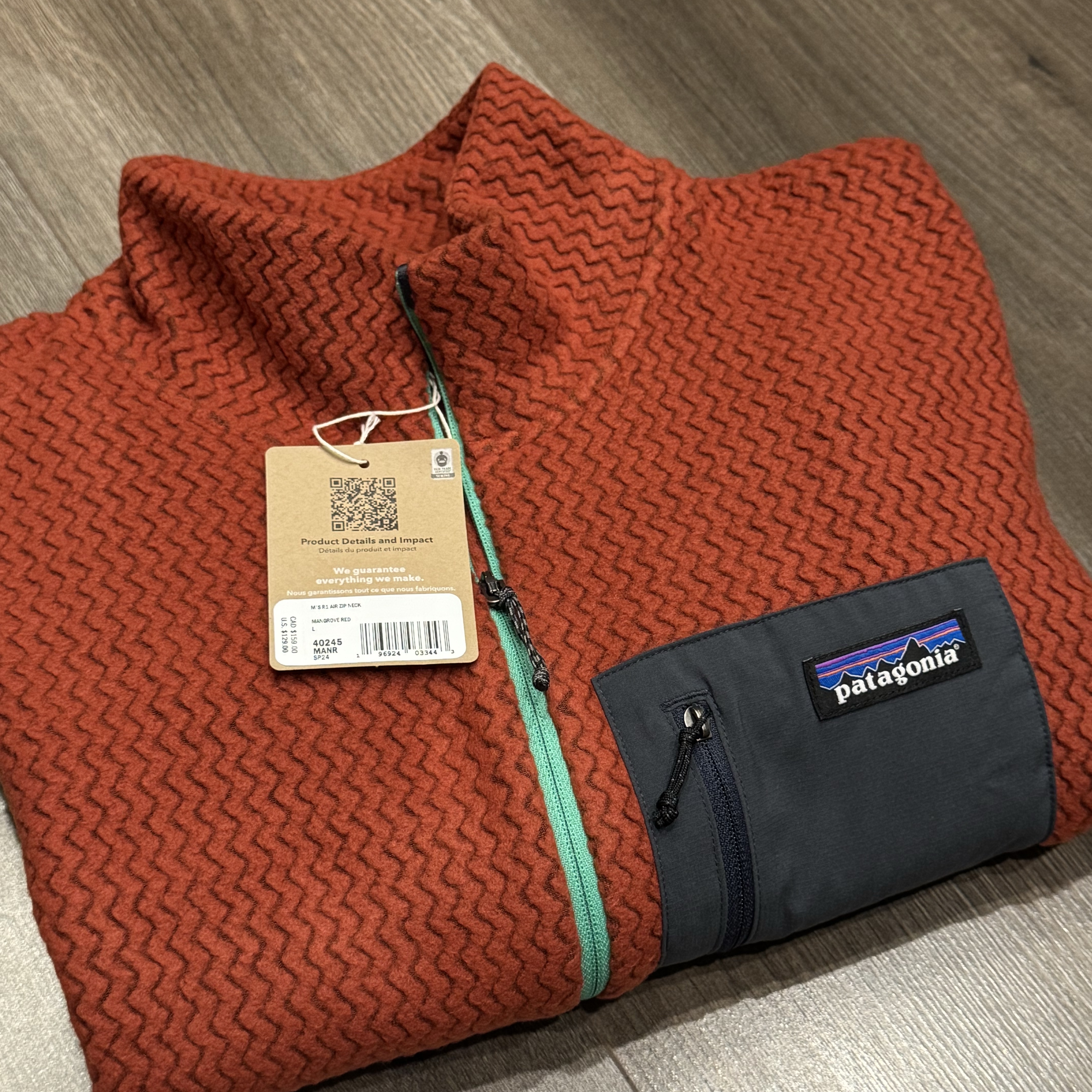 Patagonia R1 Air Zip Neck Burnished Red 착용 스타일