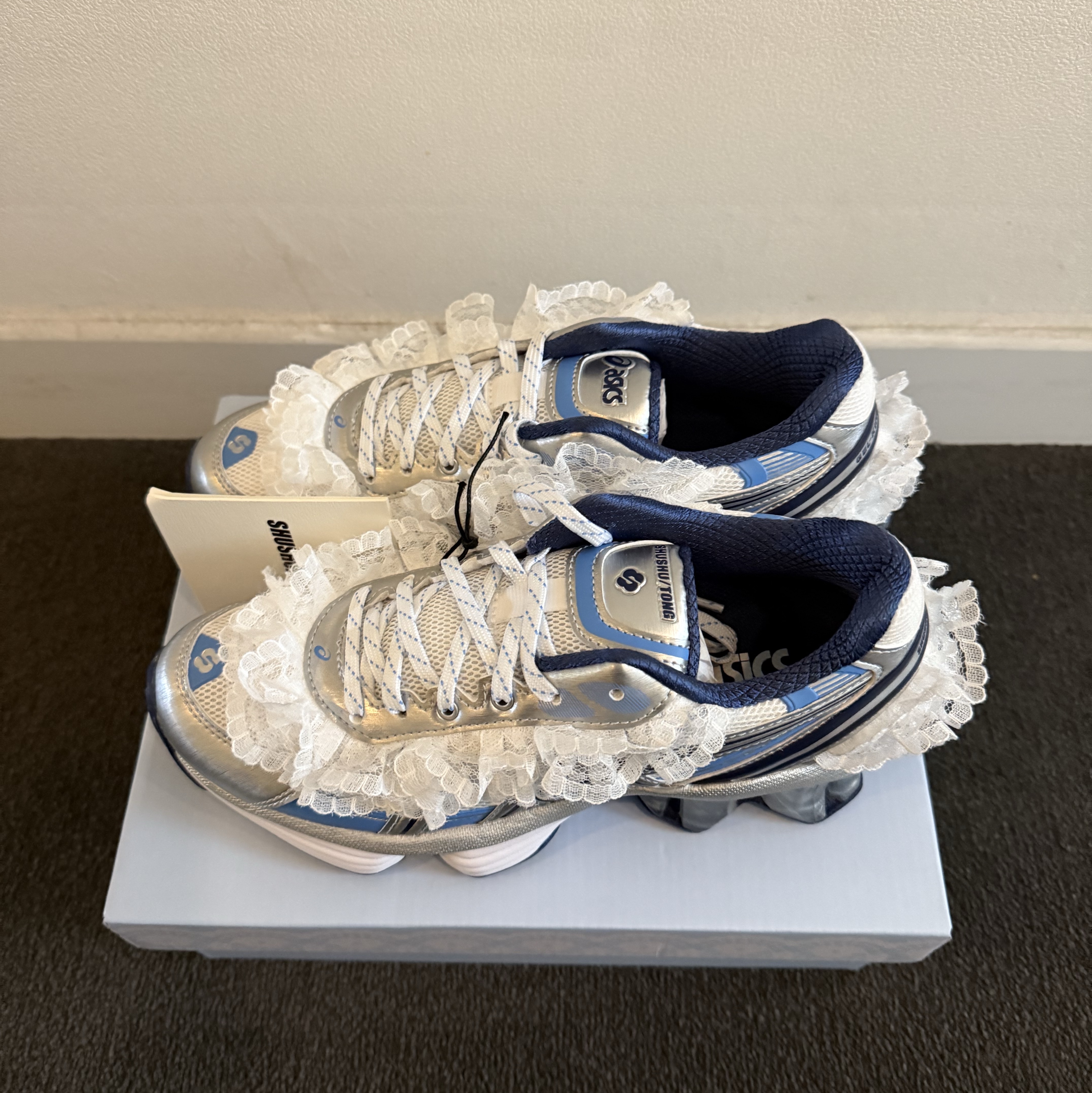 Asics x Shushu Tong Gel-Kinetic Fluent White Dive Blue 착용 스타일