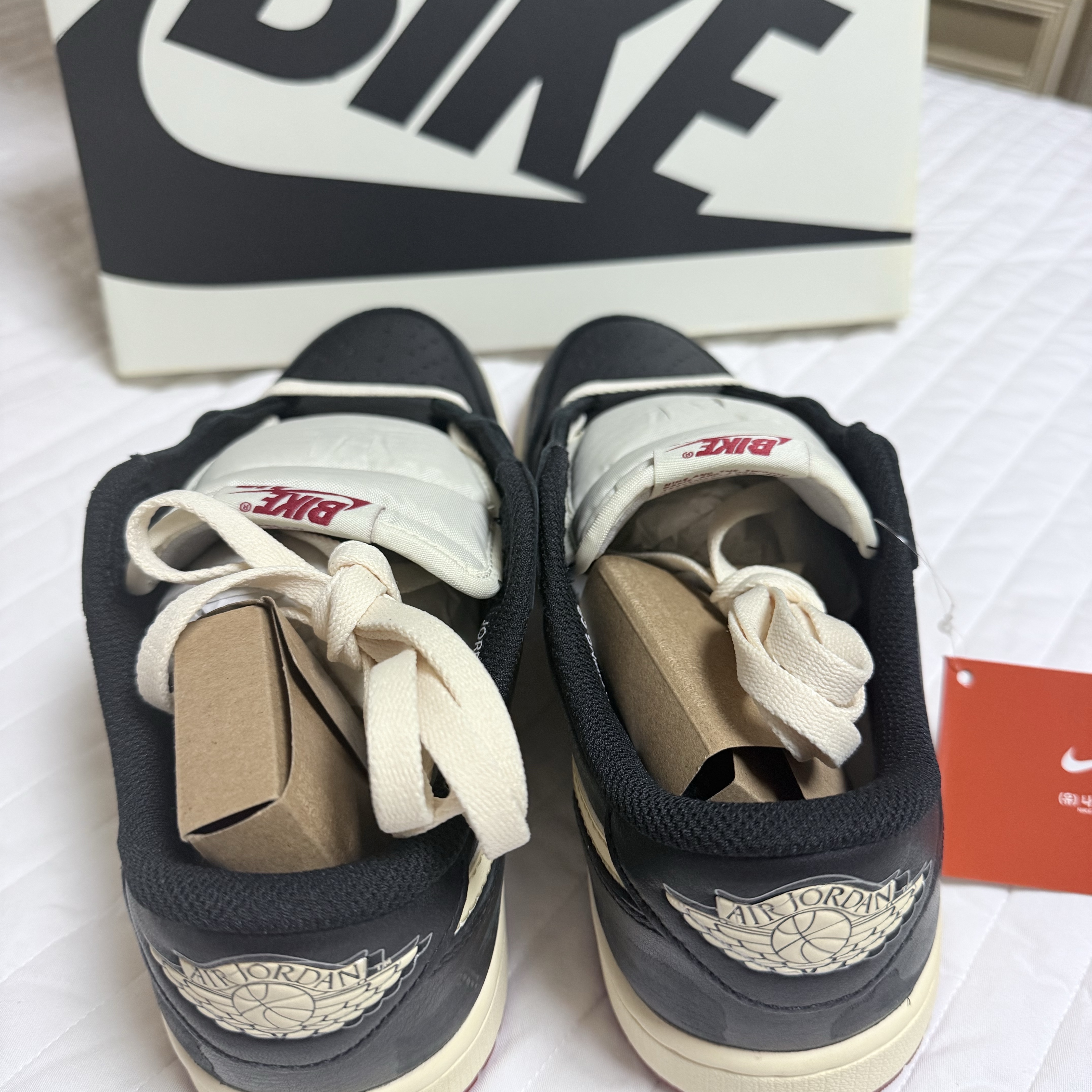 Jordan 1 x Nigel Sylvester Retro Low OG Better With Time 착용 스타일 - 6
