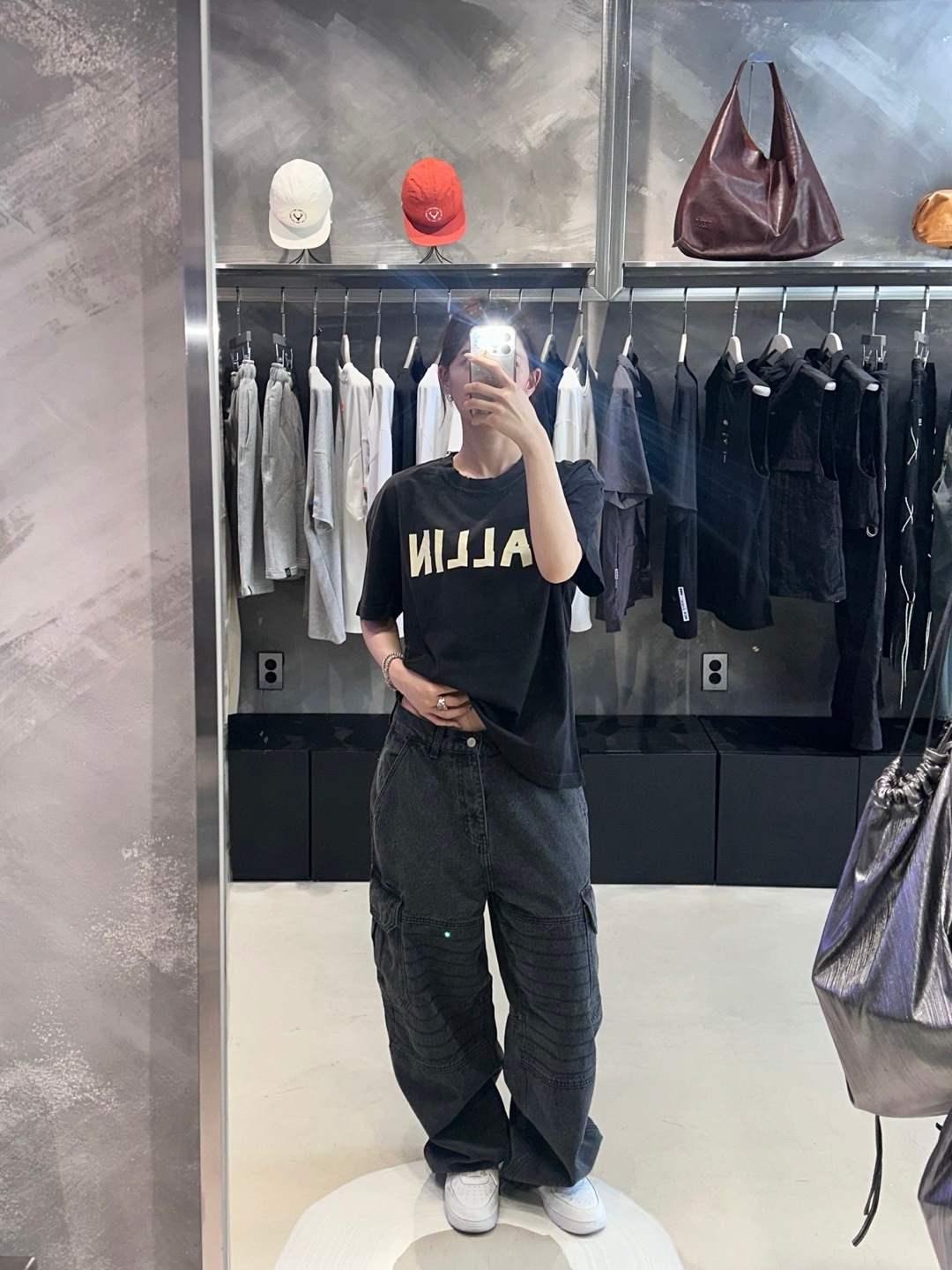 KZM Ballin Damage T-Shirt Black, KZM Sashiko Outpocket Denim Pants Black 착용 스타일