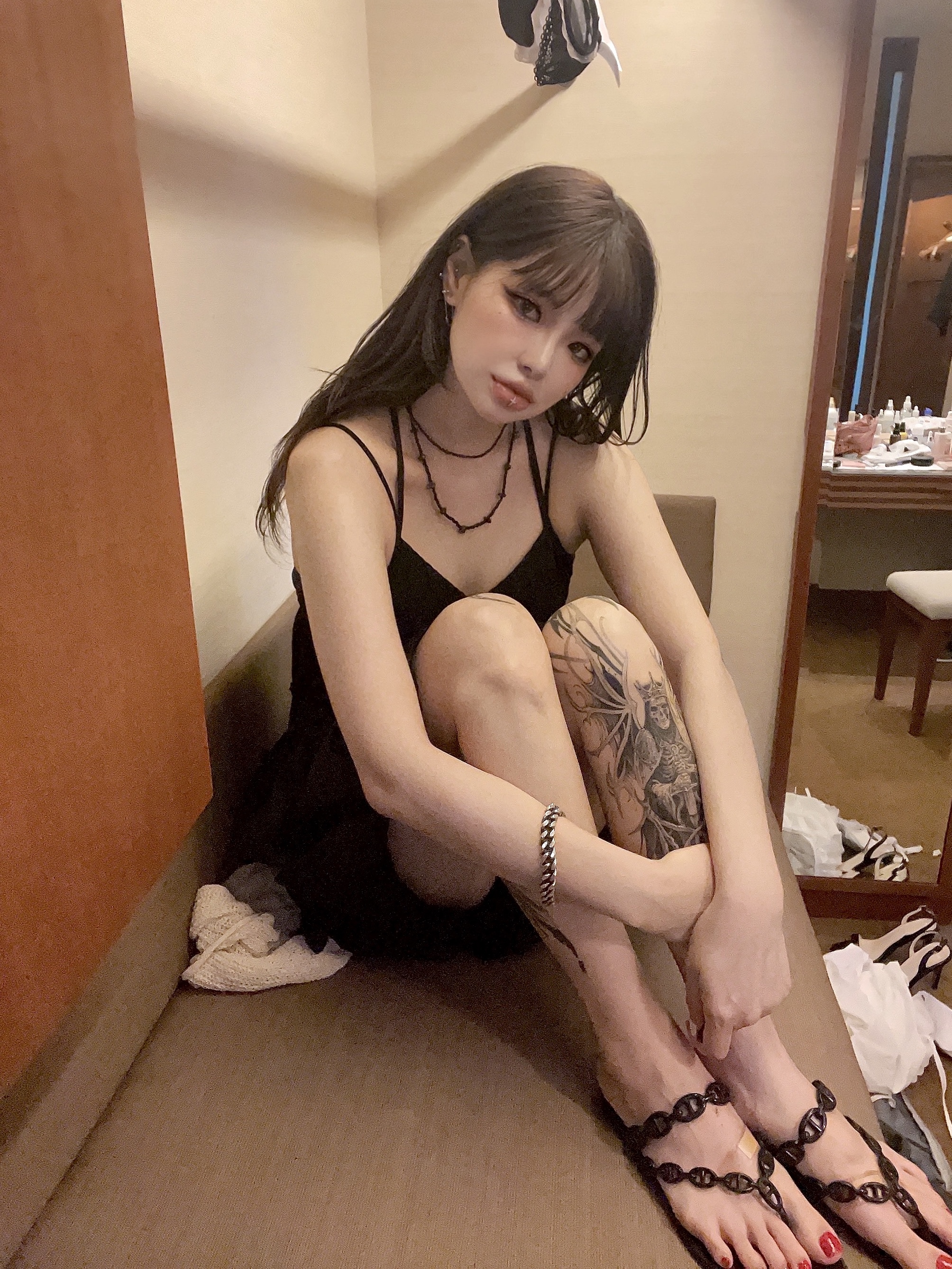(W) Hermes Island Sandal & Noir 착용 스타일