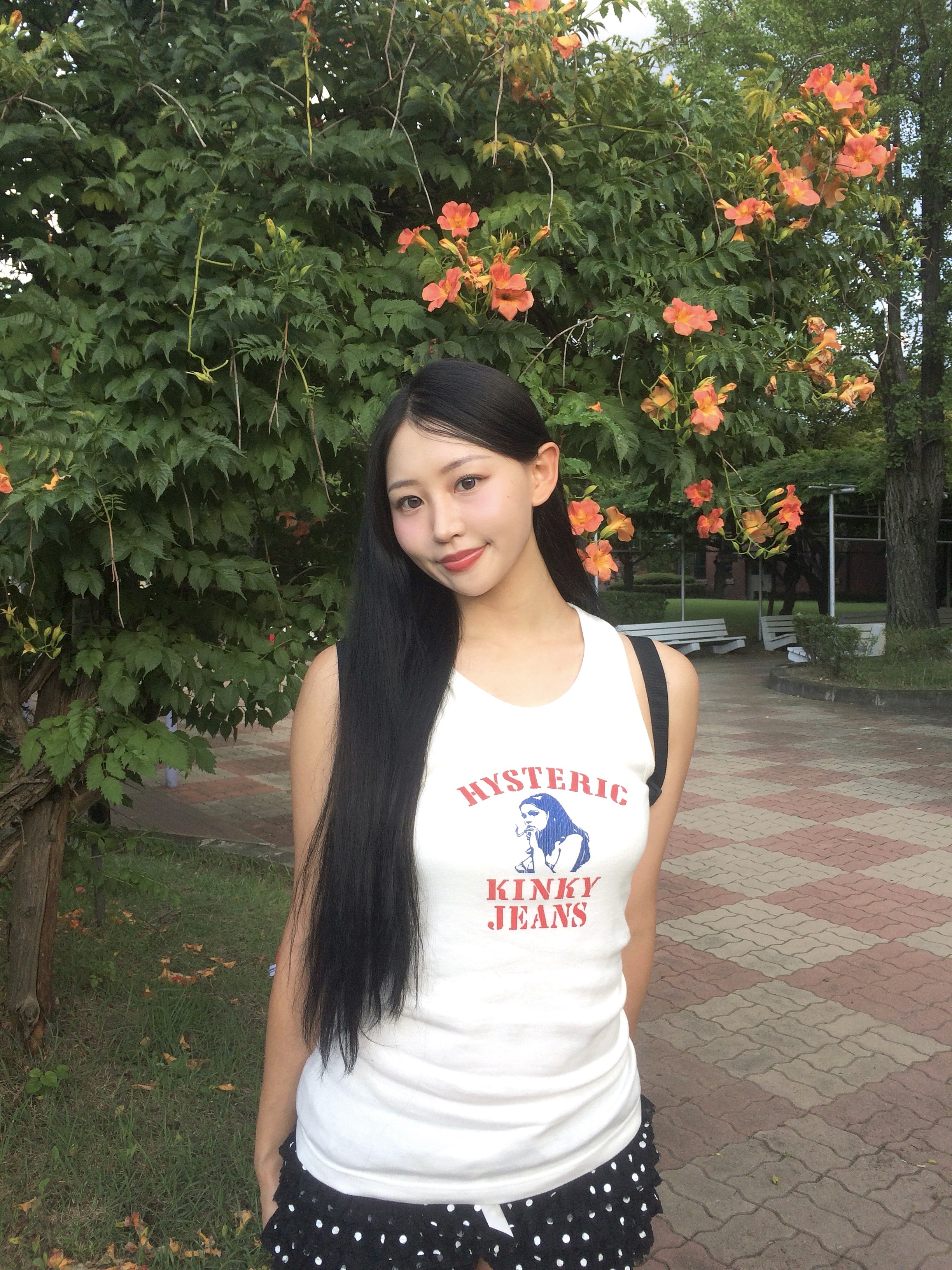 Hysteric Glamour Hys Kinky Jeans Tank Top White 착용 스타일 - 5