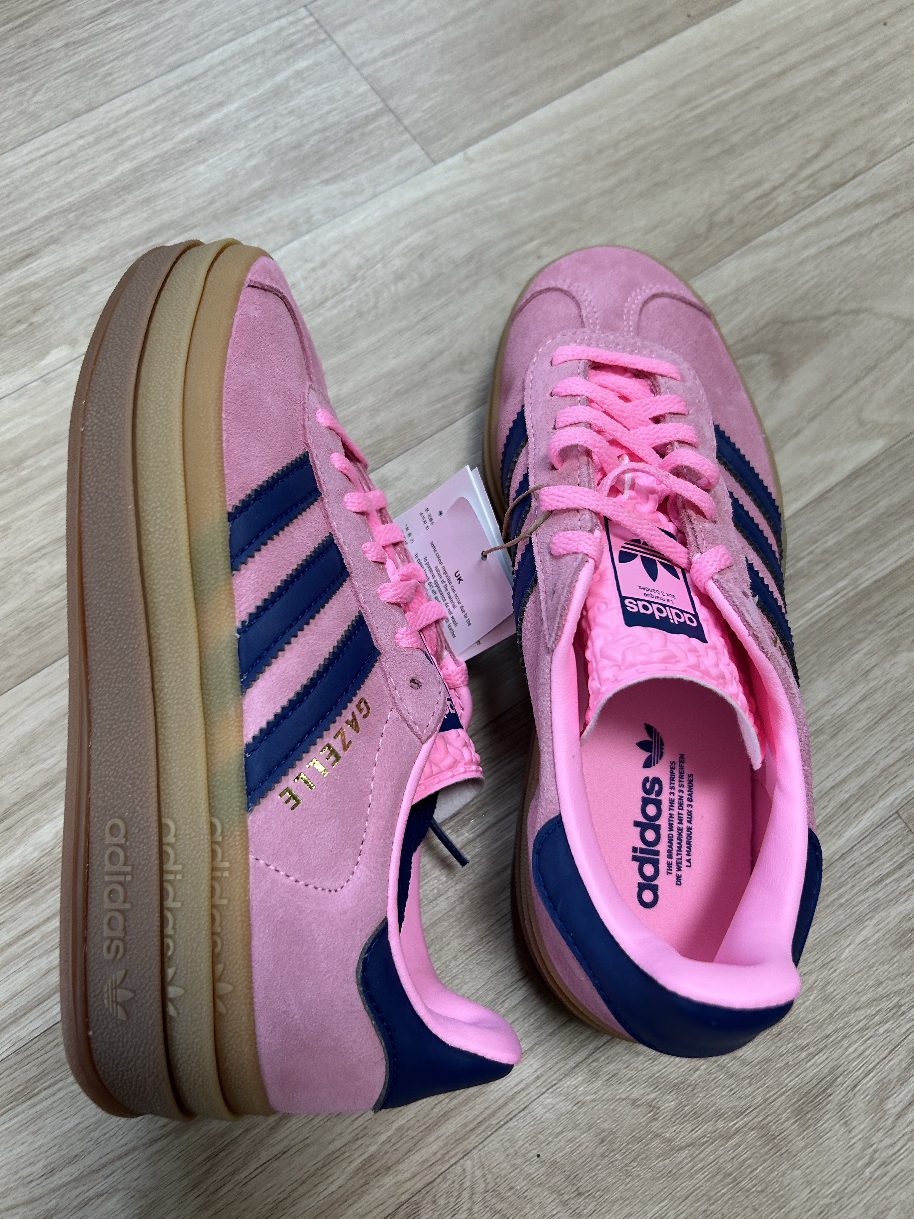 (W) Adidas Gazelle Bold Pink Glow Victory Blue 착용 스타일