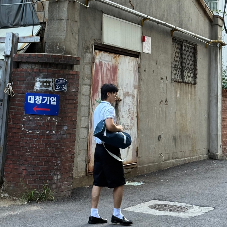 Nike Gym Club Training Bag 24L Navy 착용 스타일