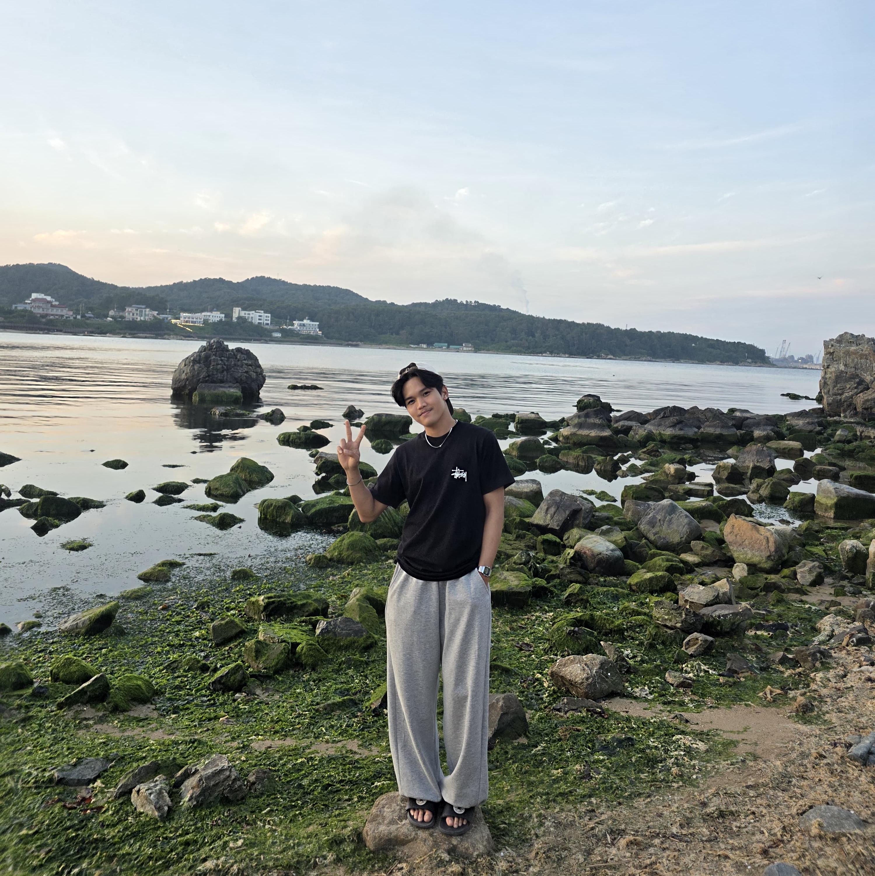 Stussy Basic Stussy T-Shirt Black 2024, 2025 착용 스타일 - 1