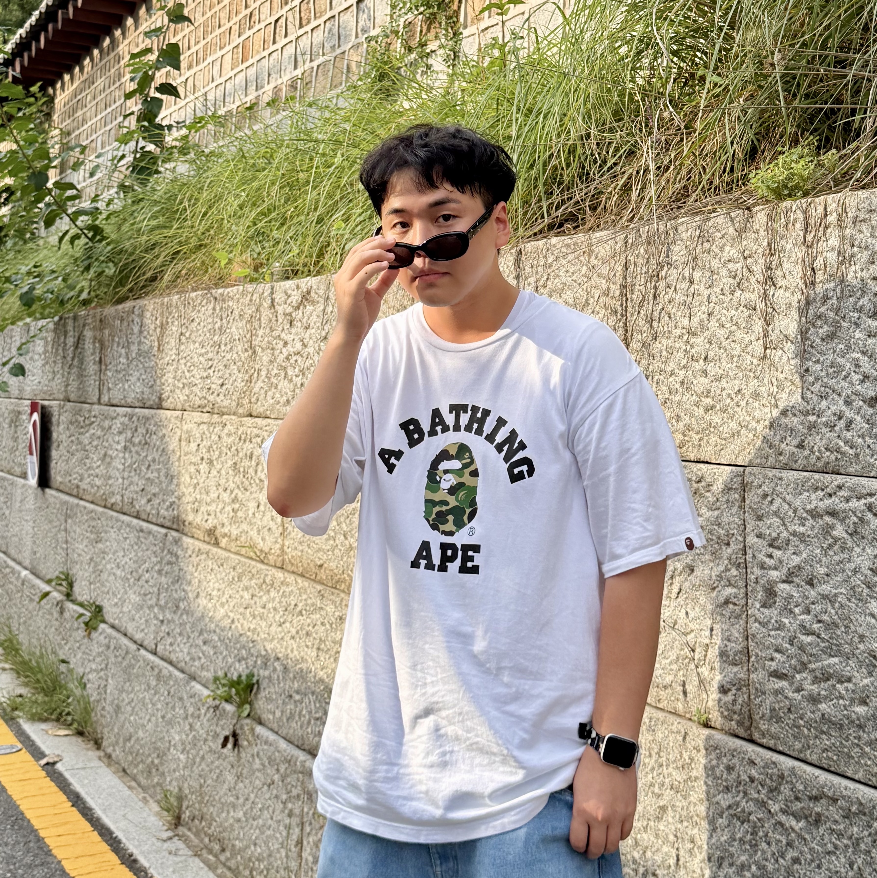 Gentle Monster x Maison Margiela MM004 Black Black, BAPE ABC Camo College T-Shirt White Green 착용 스타일 - 4