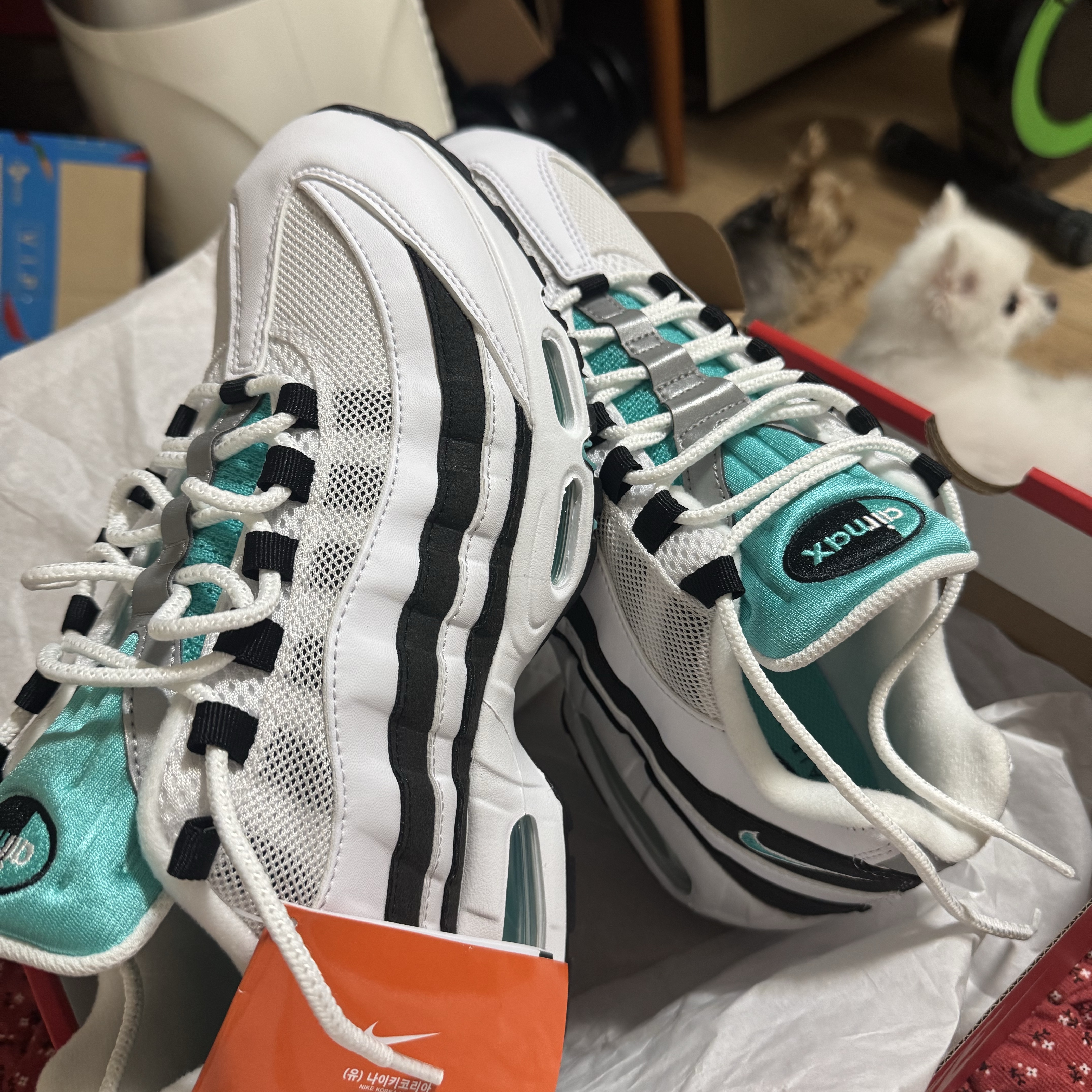 Nike Air Max 95 OG White and Black 착용 스타일
