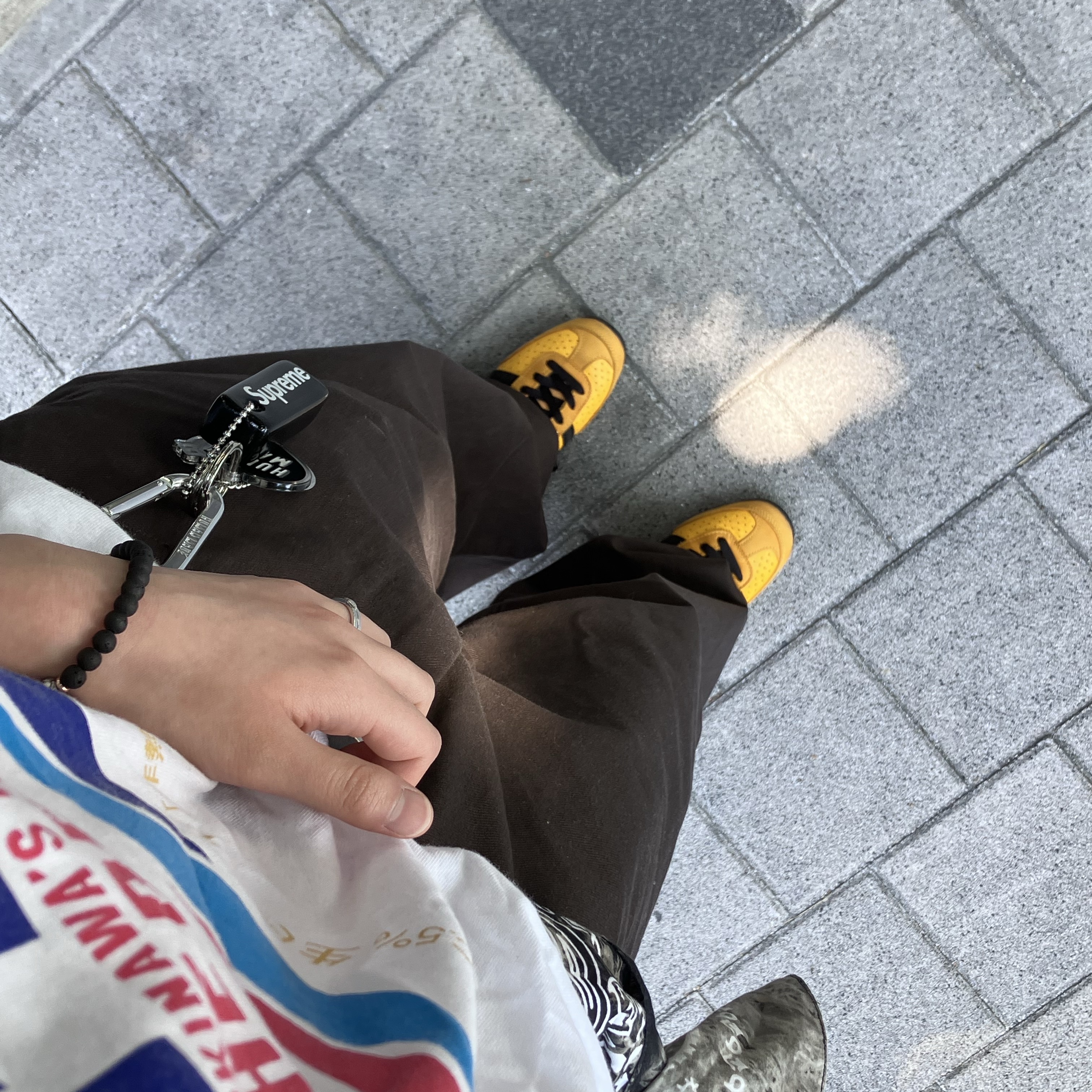 (W) Adidas Originals Japan Crew Yellow Core Black, Uniqlo U Wide FIt Chino Pants Dark Brown 착용 스타일 - 1