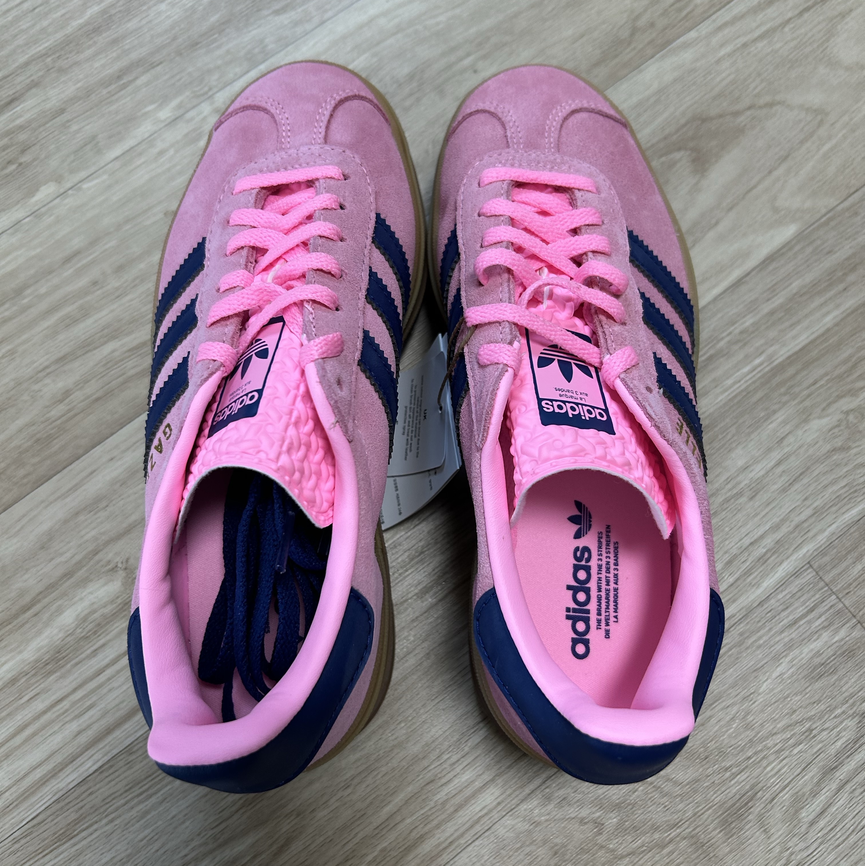 (W) Adidas Gazelle Bold Pink Glow Victory Blue 착용 스타일