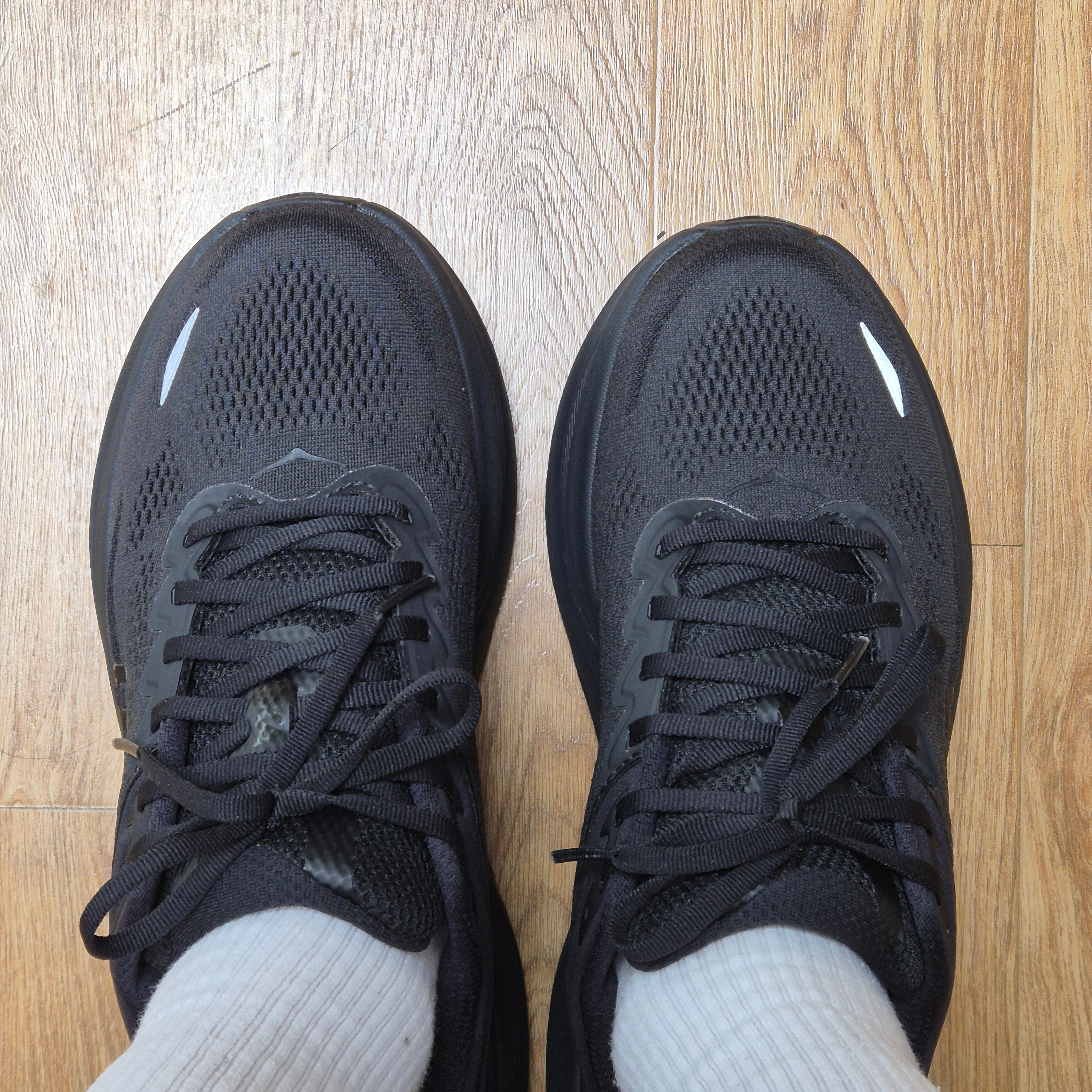 Hoka Bondi 9 Black - Wide 착용 스타일 - 2