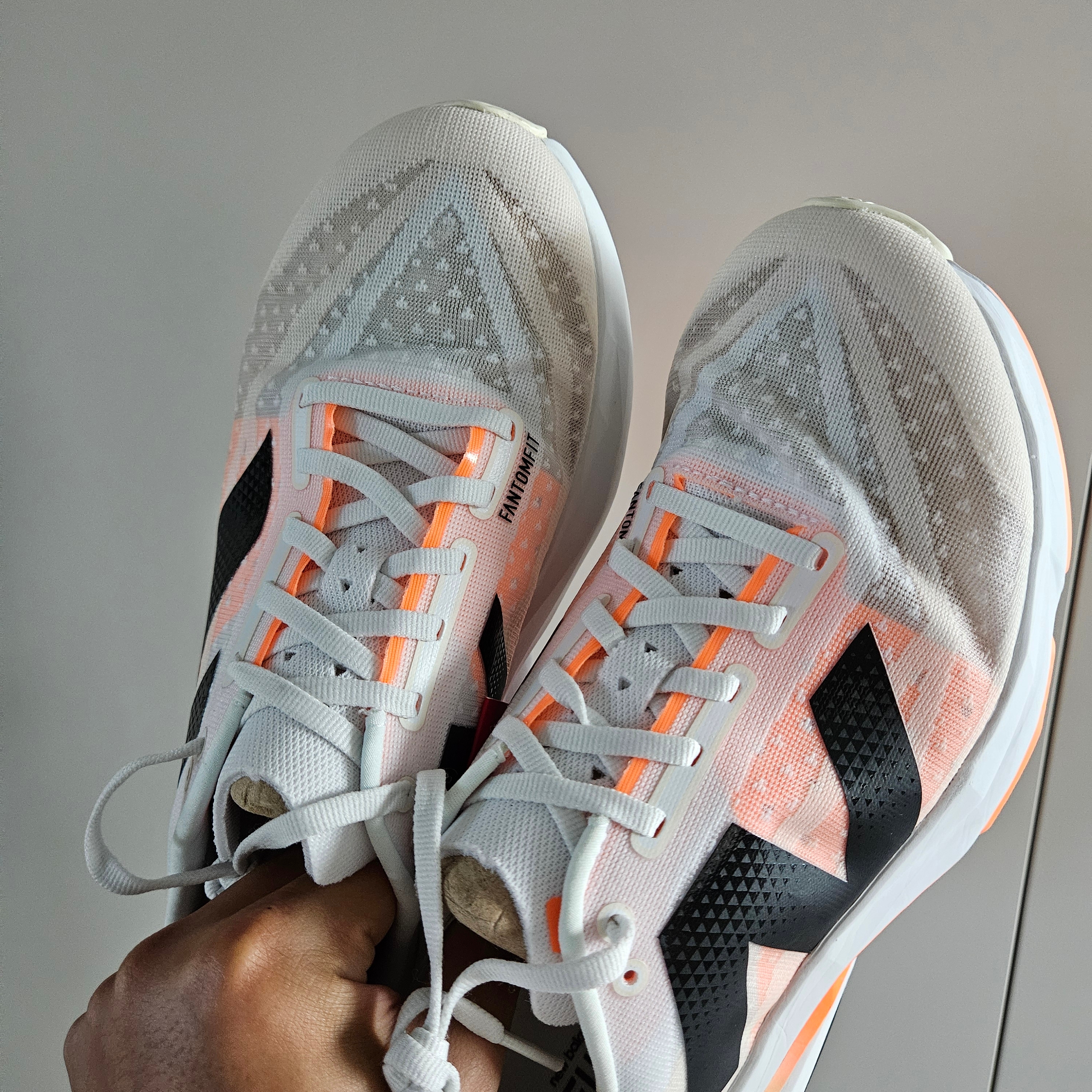 New Balance Fuelcell Rebel v4 Ivory - 2E Wide 착용 스타일