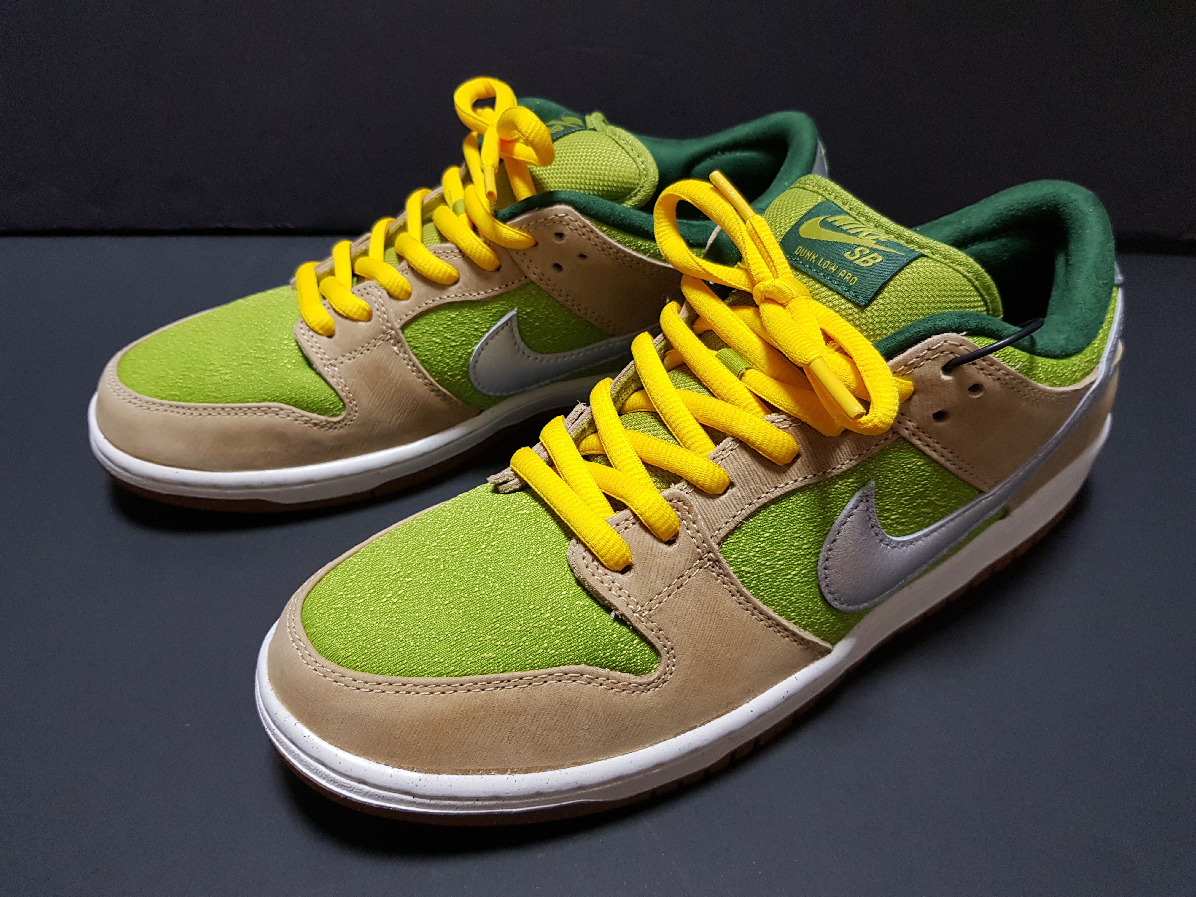 Nike SB Dunk Low Pro Sesame and Pear 착용 스타일 - 1