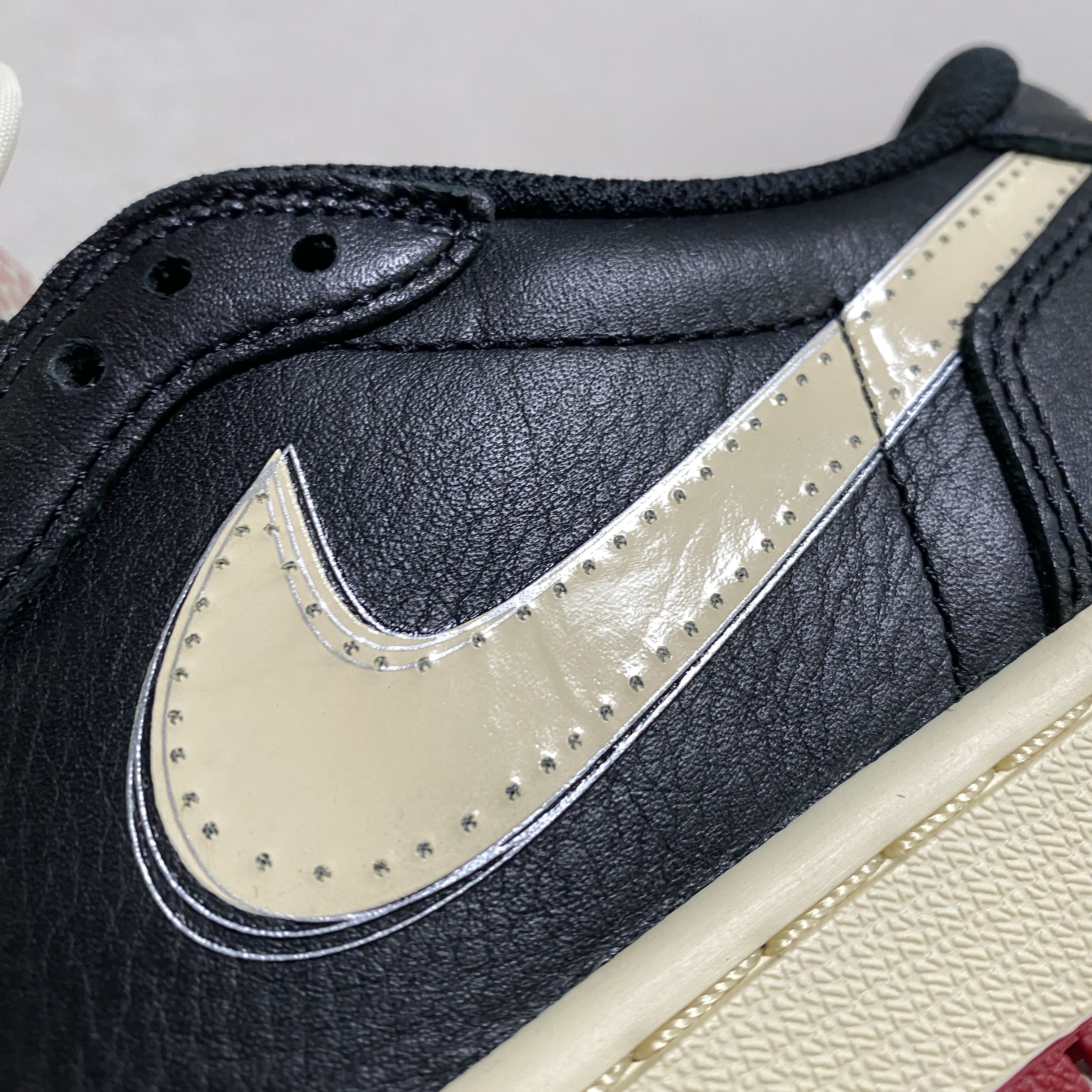 Jordan 1 x Nigel Sylvester Retro Low OG Better With Time 착용 스타일 - 5