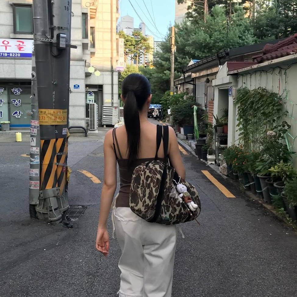 Not New Mesh Boston Bag Brown Camo 착용 스타일 - 4