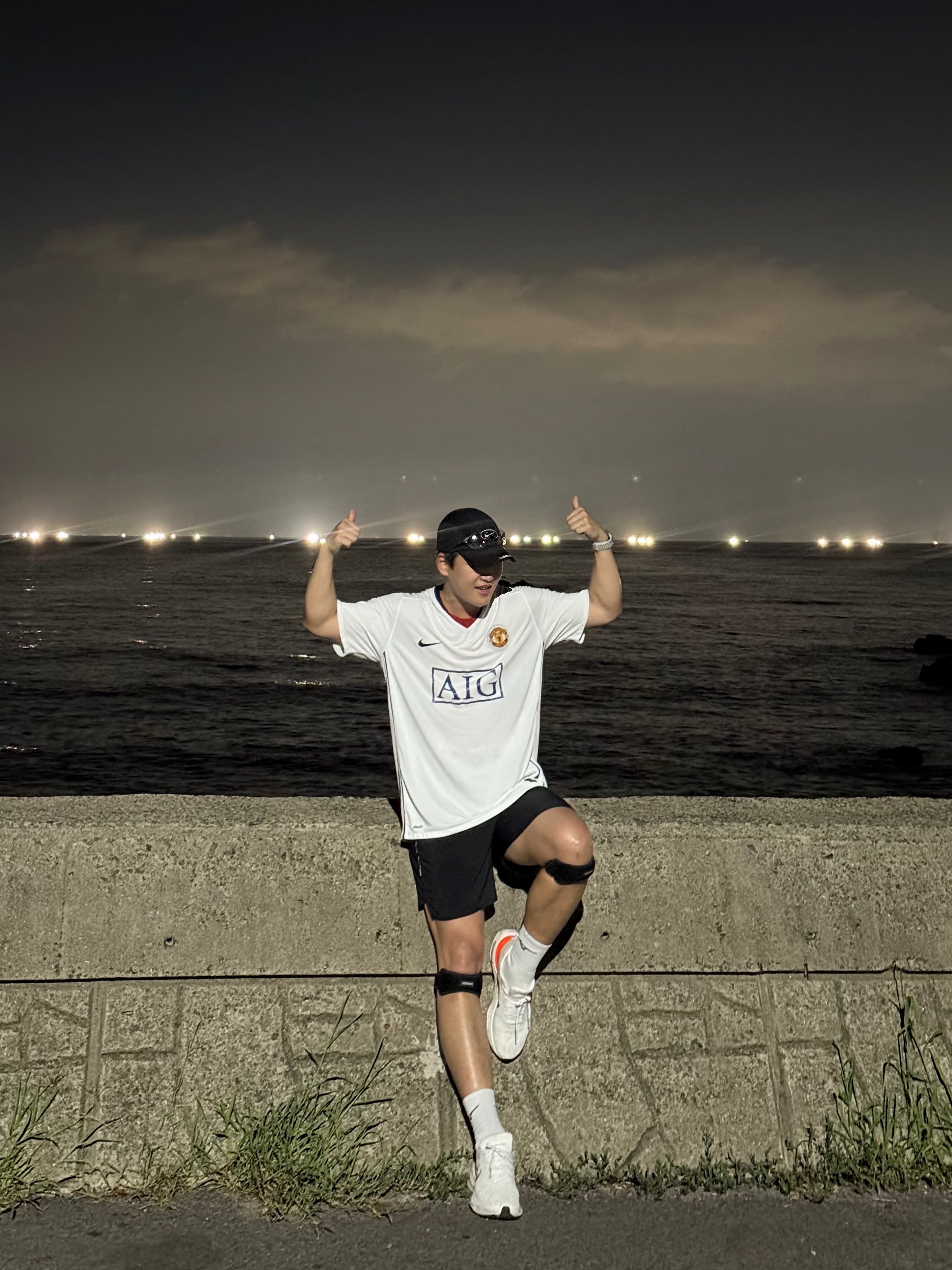 Nike Dri-Fit Challenger 5 Inch Brief Lined Versatile Shorts Black - Asia, Supreme x Nike Running Hat Black - 25SS 착용 스타일