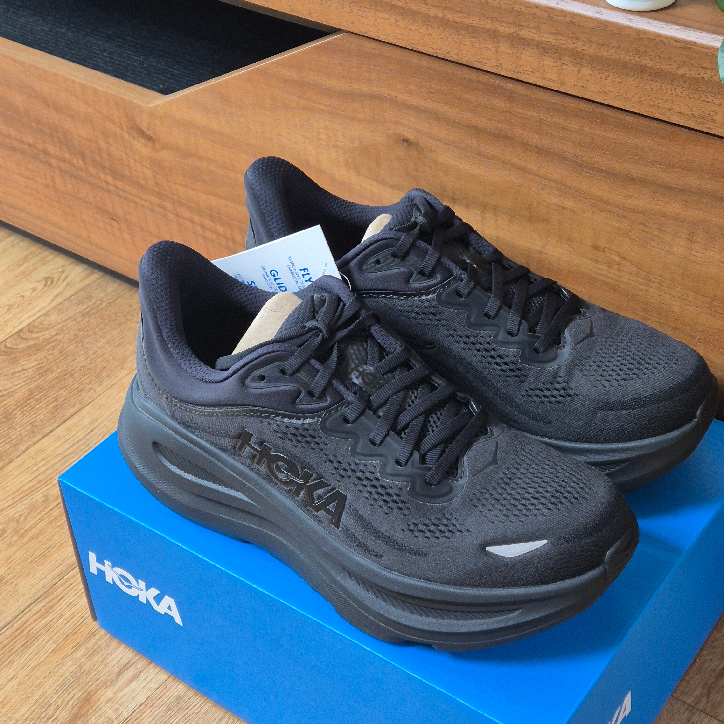 Hoka Bondi 9 Black - Wide 착용 스타일 - 3