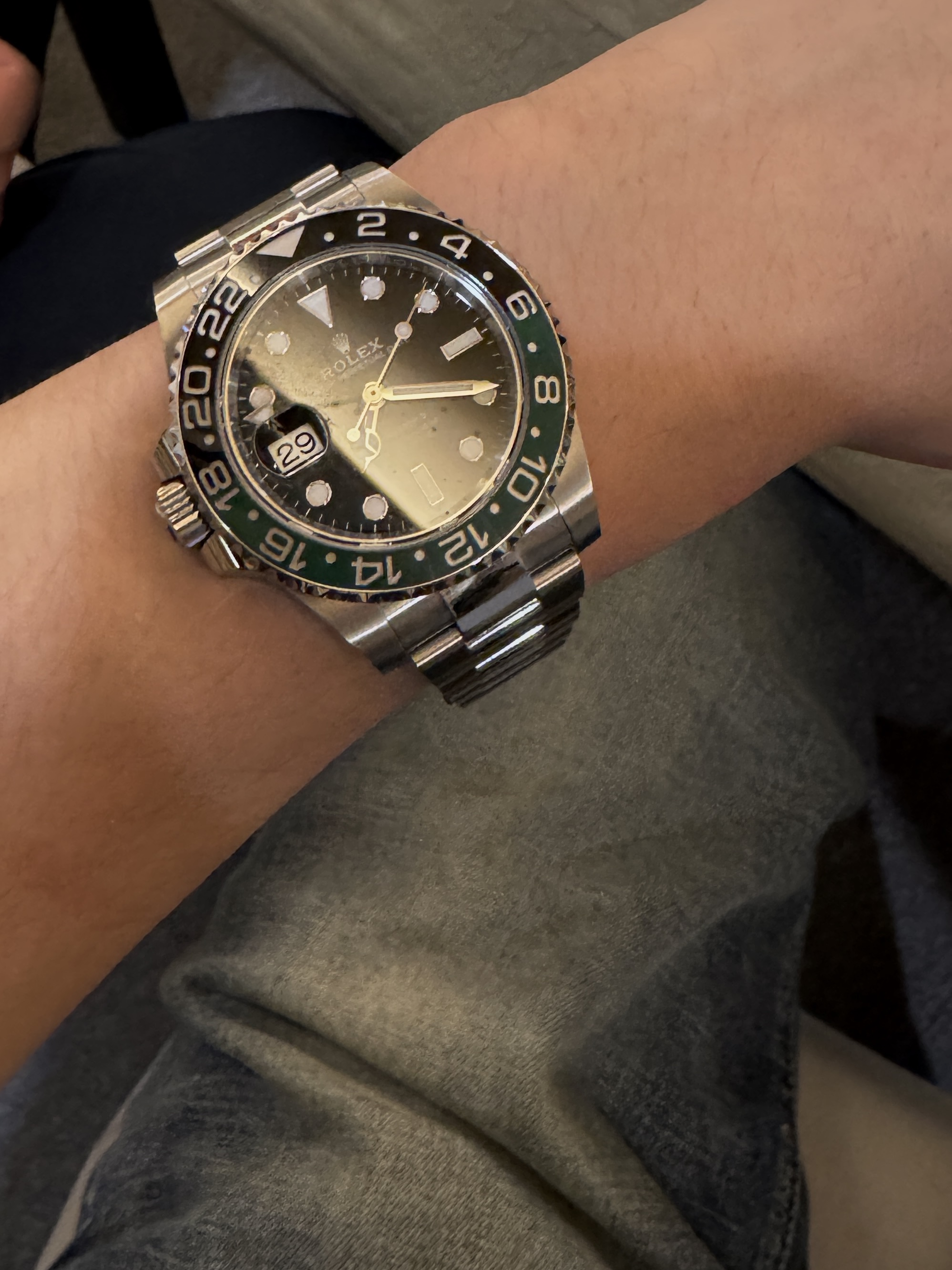 Rolex GMT-Master II 40mm 126720VTNR Black Jubilee 착용 스타일