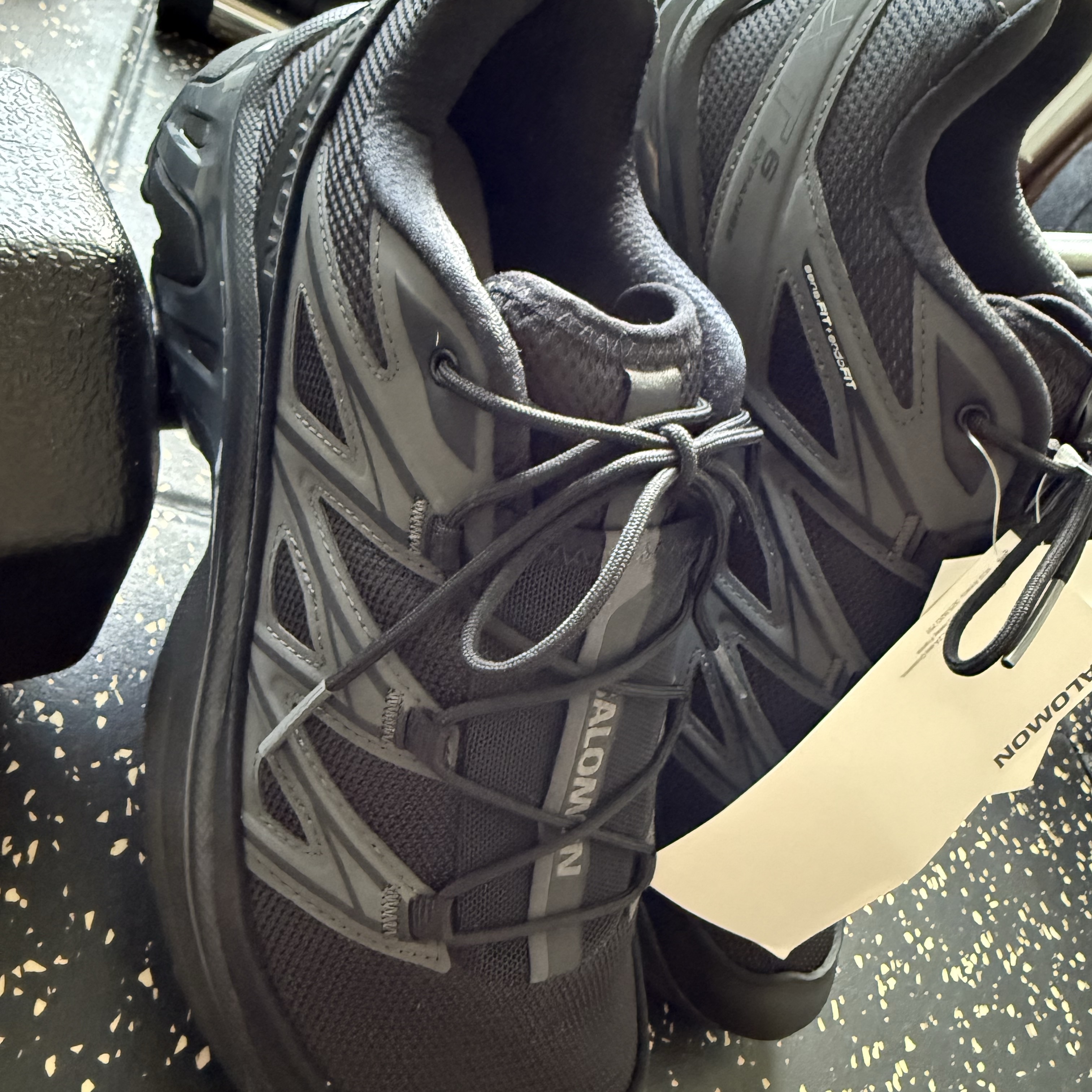 Salomon XT-6 Expanse Black Ebony 착용 스타일