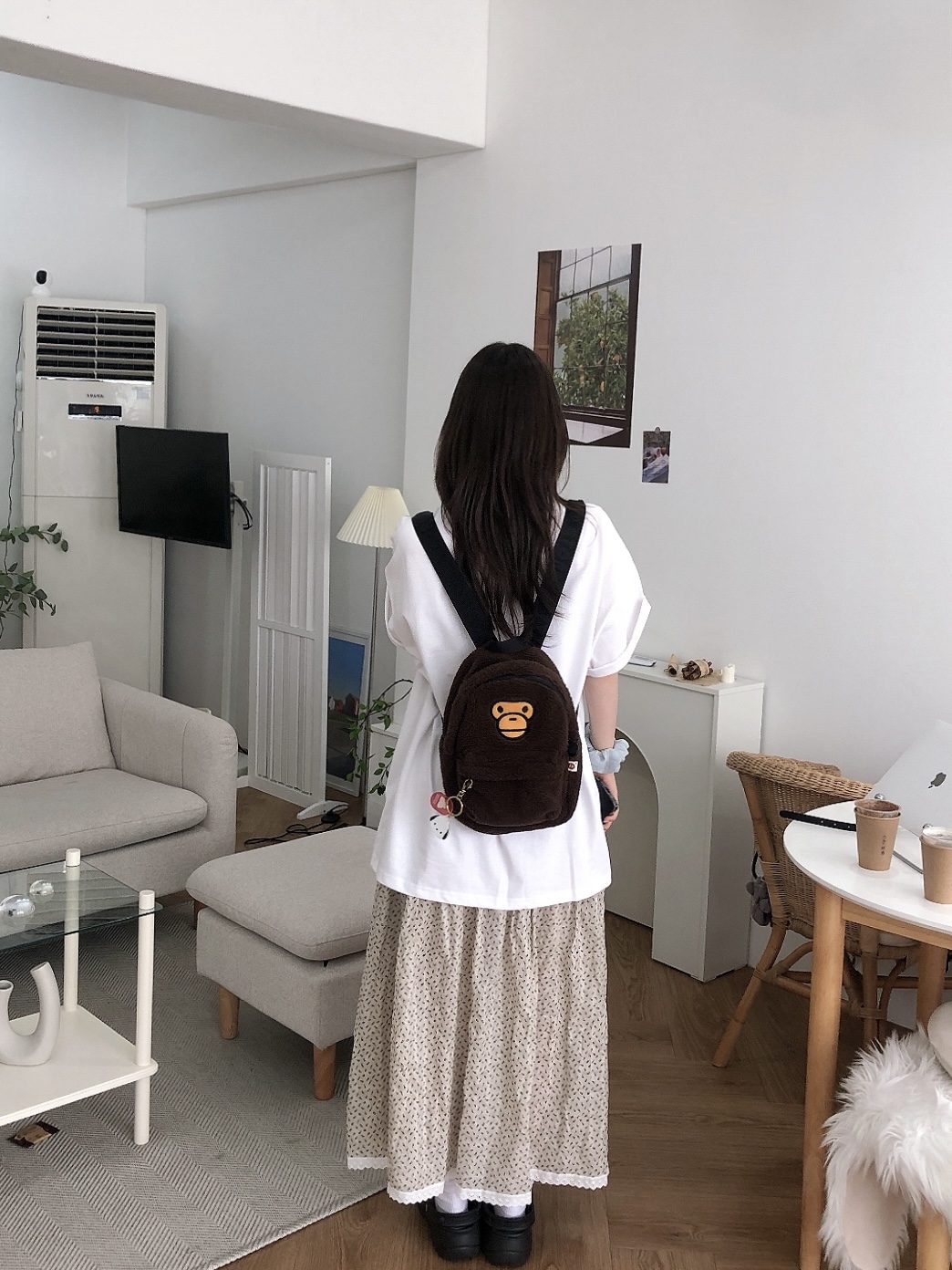 BAPE Baby Milo Mini Fur Backpack Brown 착용 스타일